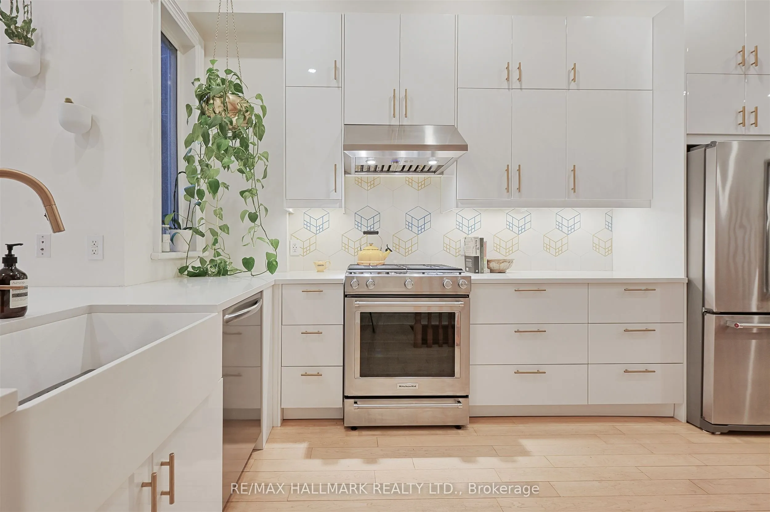 88 1/2 Massey Street