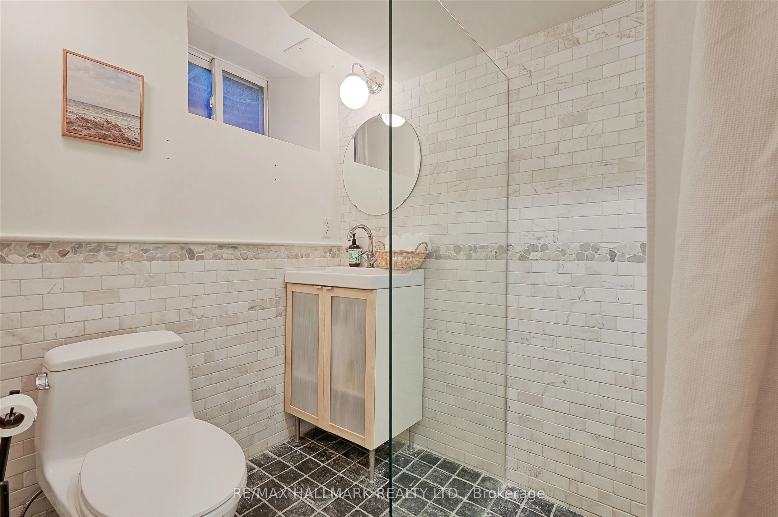 88 1/2 Massey Street