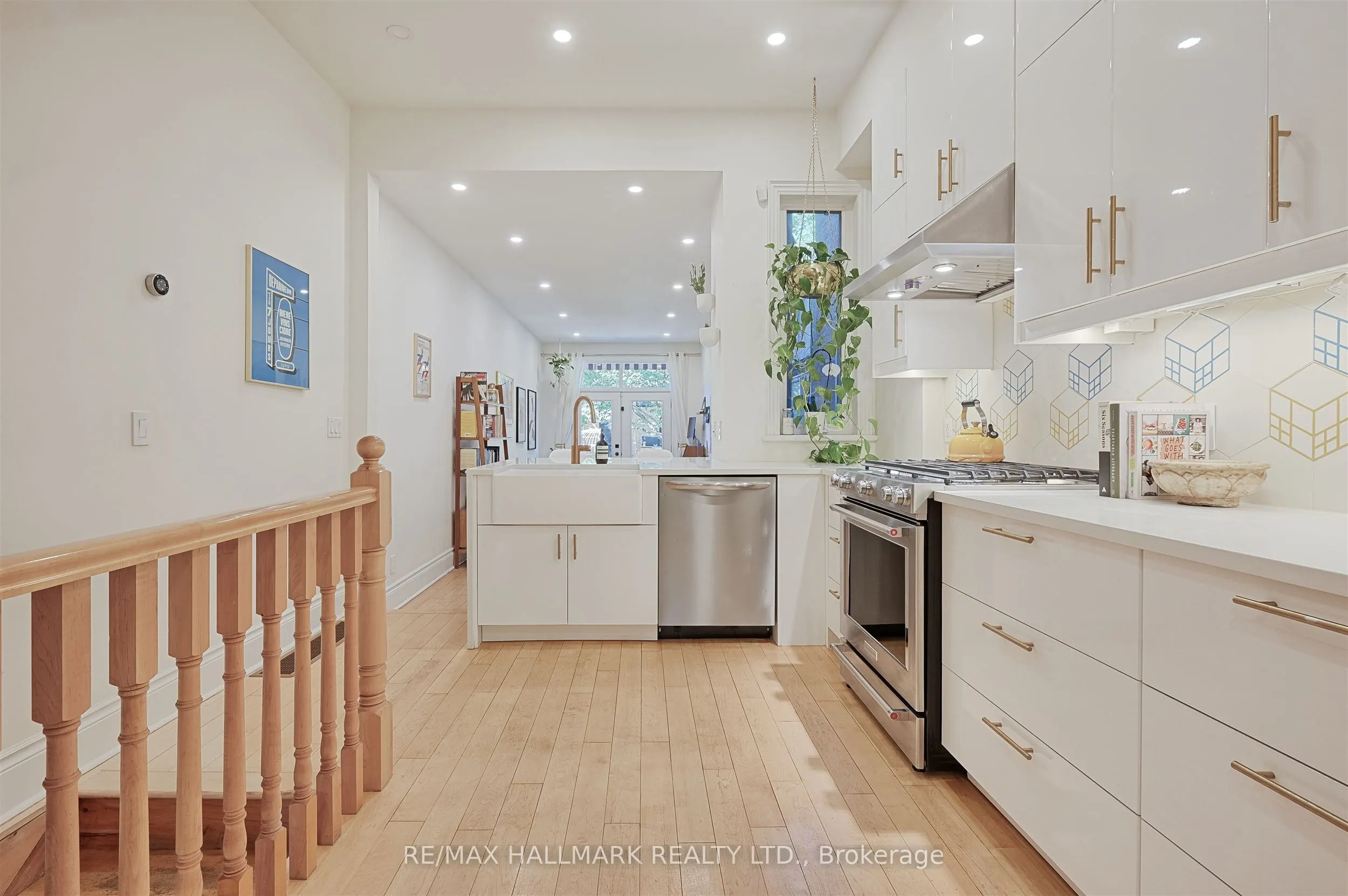 88 1/2 Massey Street