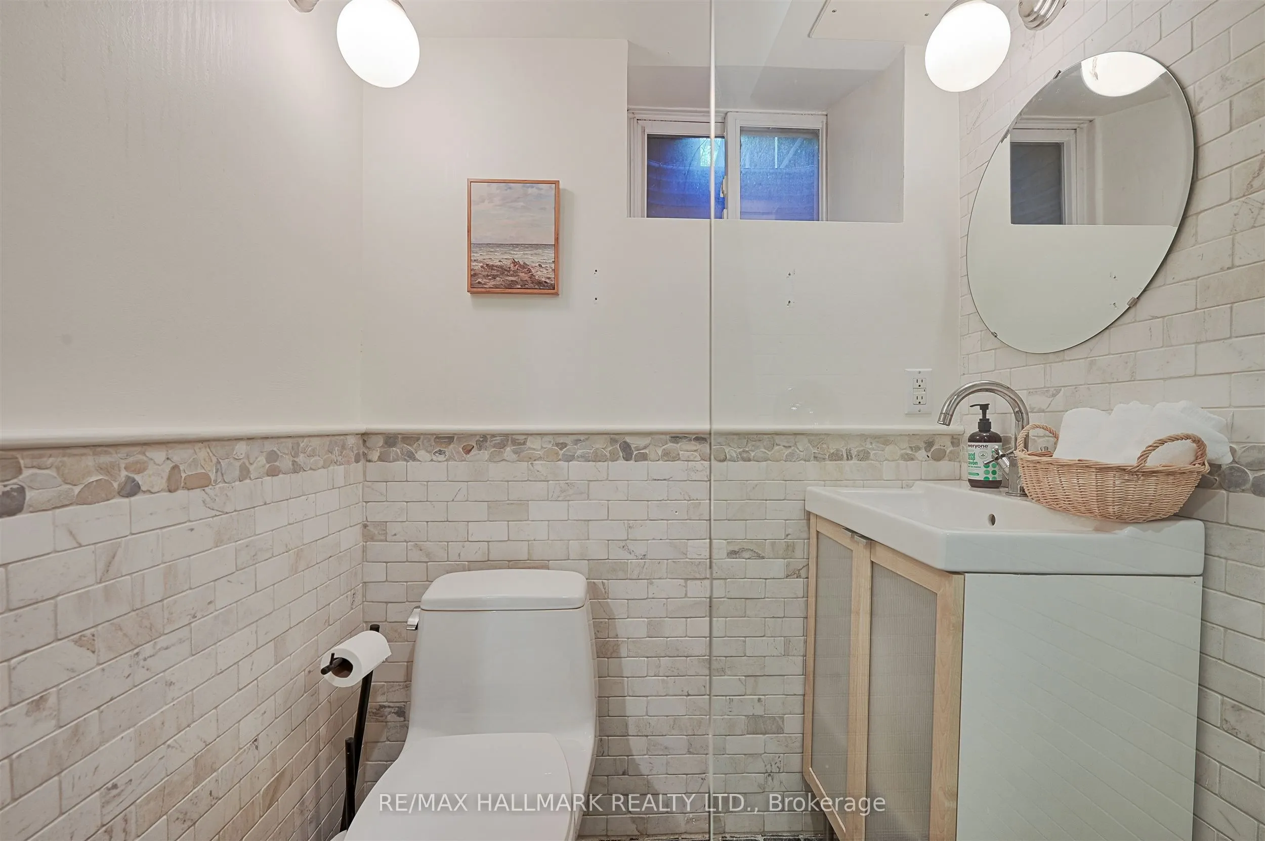 88 1/2 Massey Street