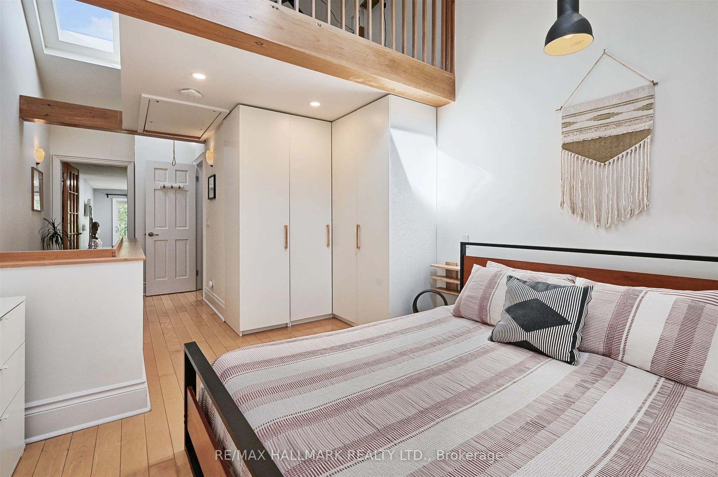 88 1/2 Massey Street
