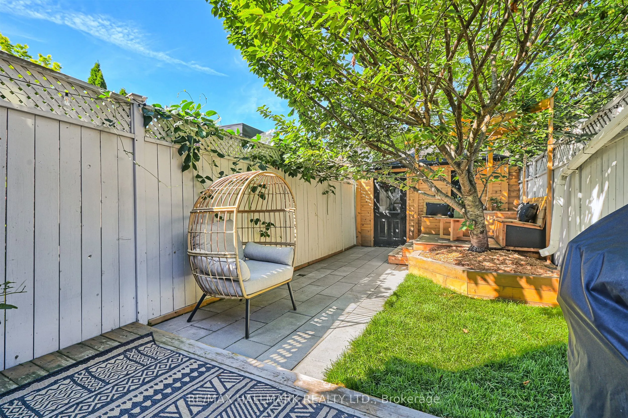 88 1/2 Massey Street