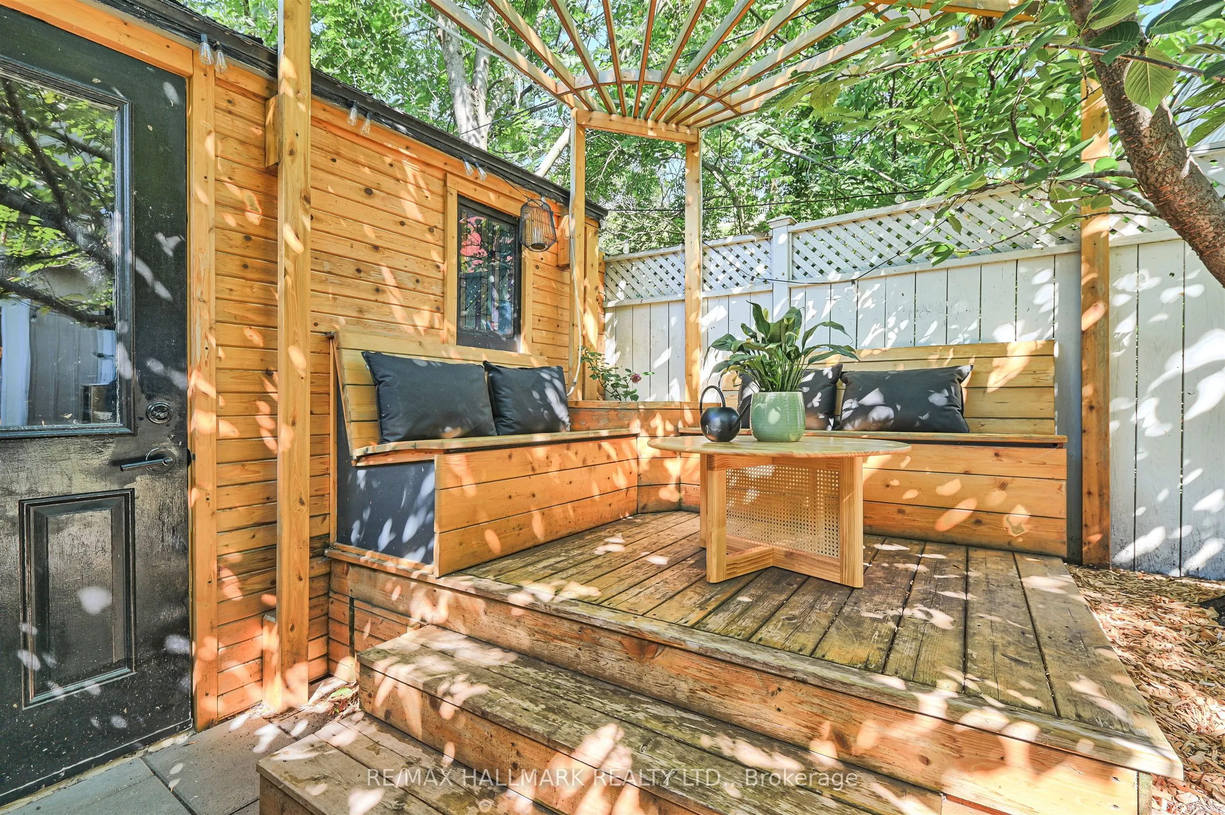88 1/2 Massey Street