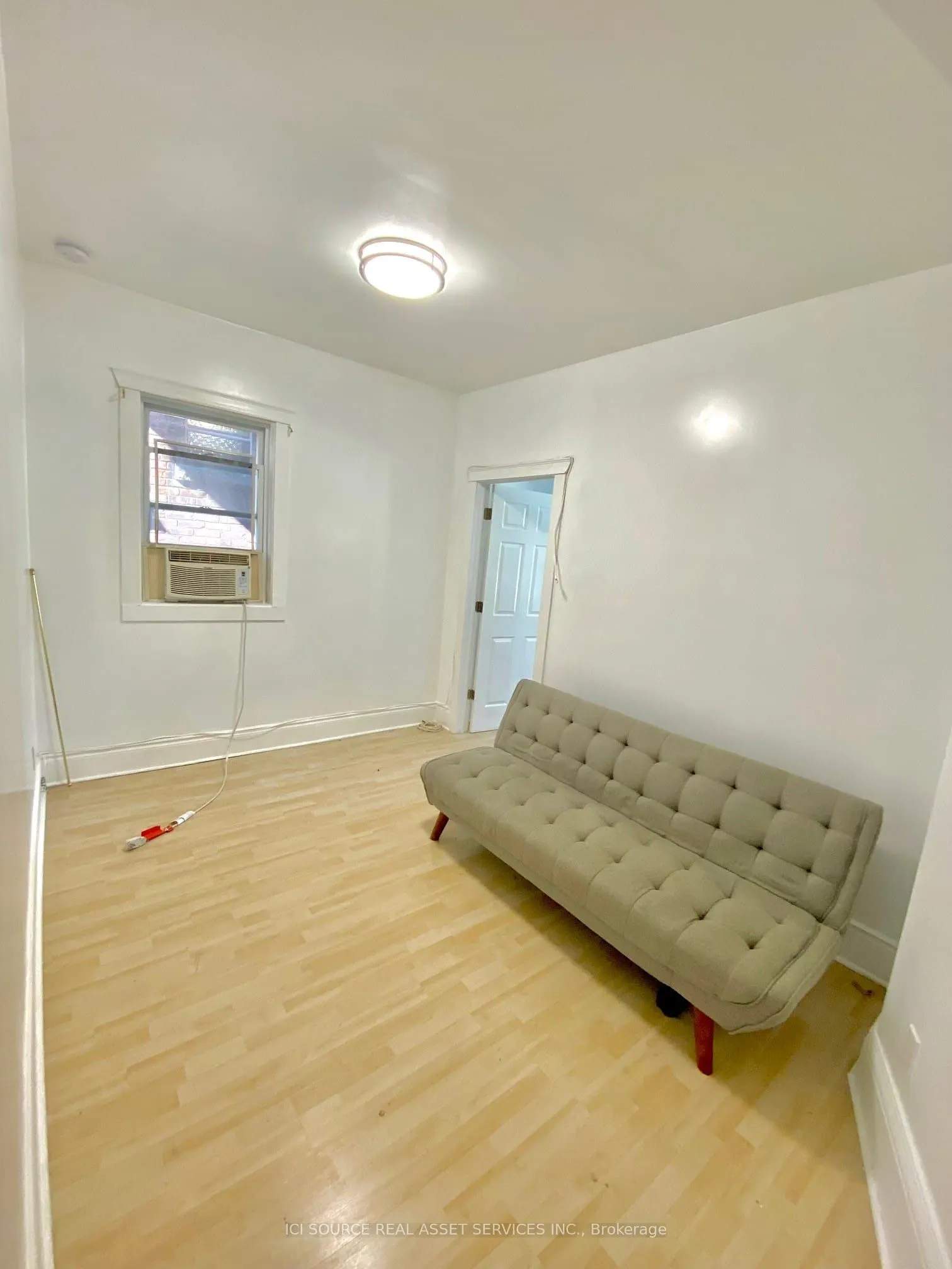 176 Grace Street, #1