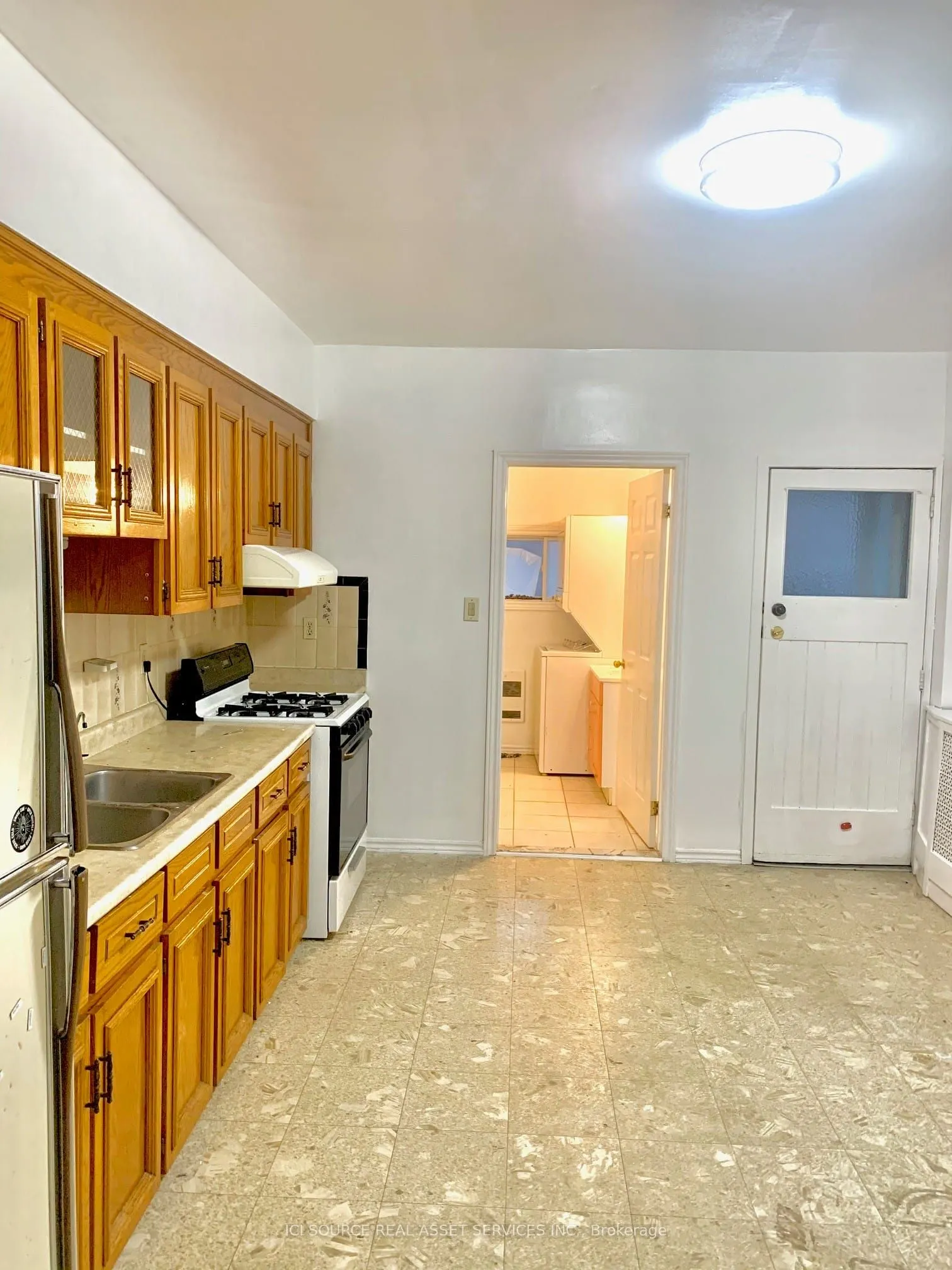 176 Grace Street, #1