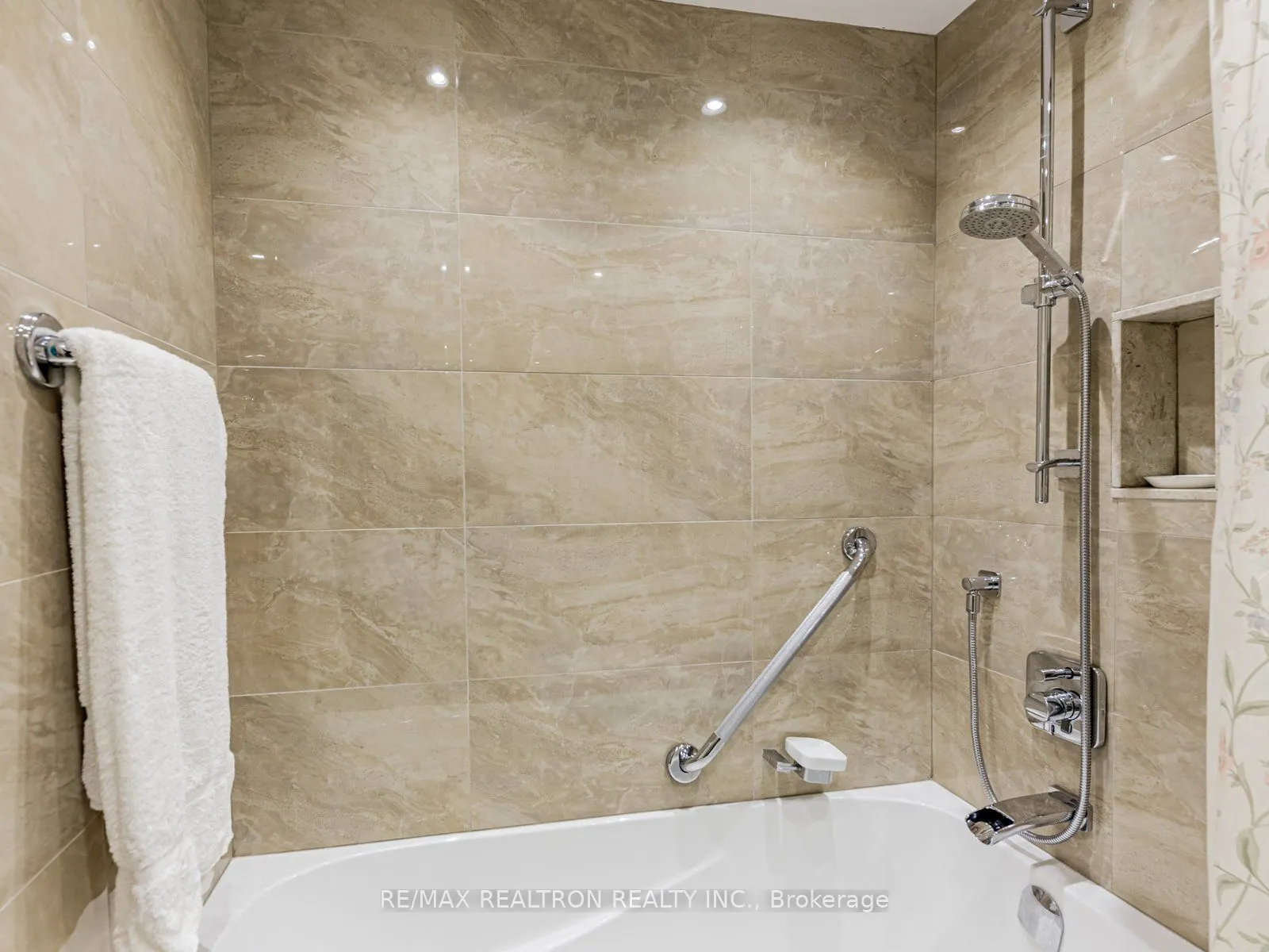 5444 Yonge Street, #703