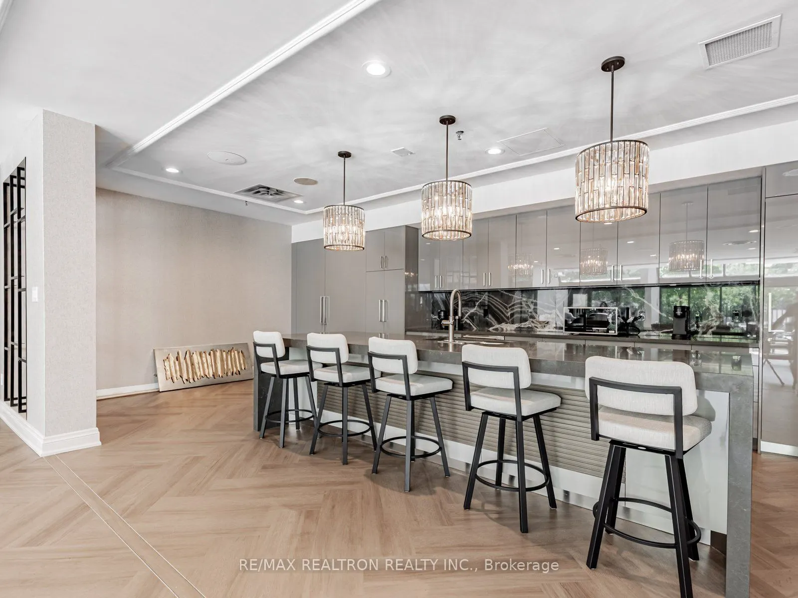 5444 Yonge Street, #703