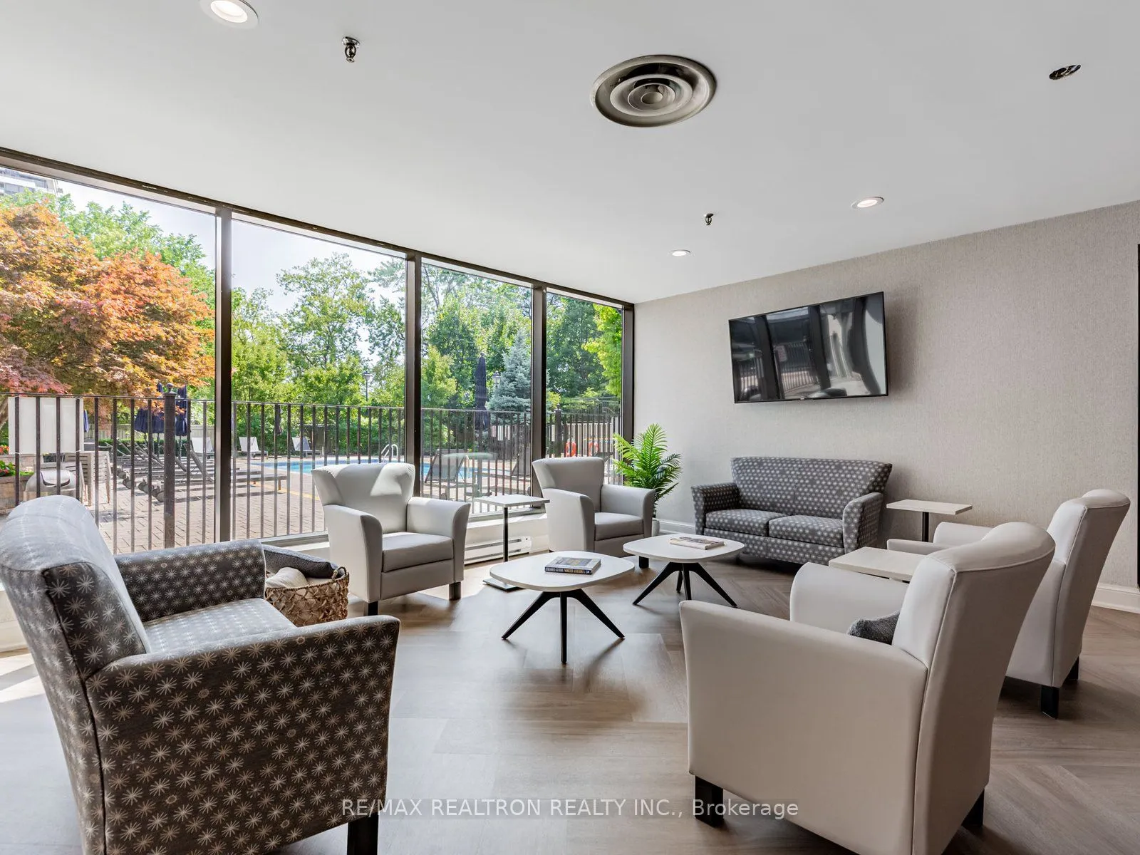 5444 Yonge Street, #703