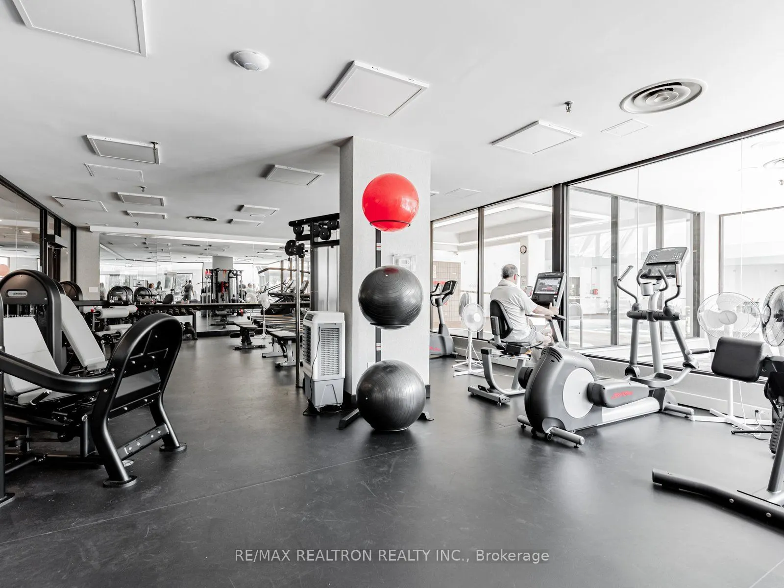 5444 Yonge Street, #703