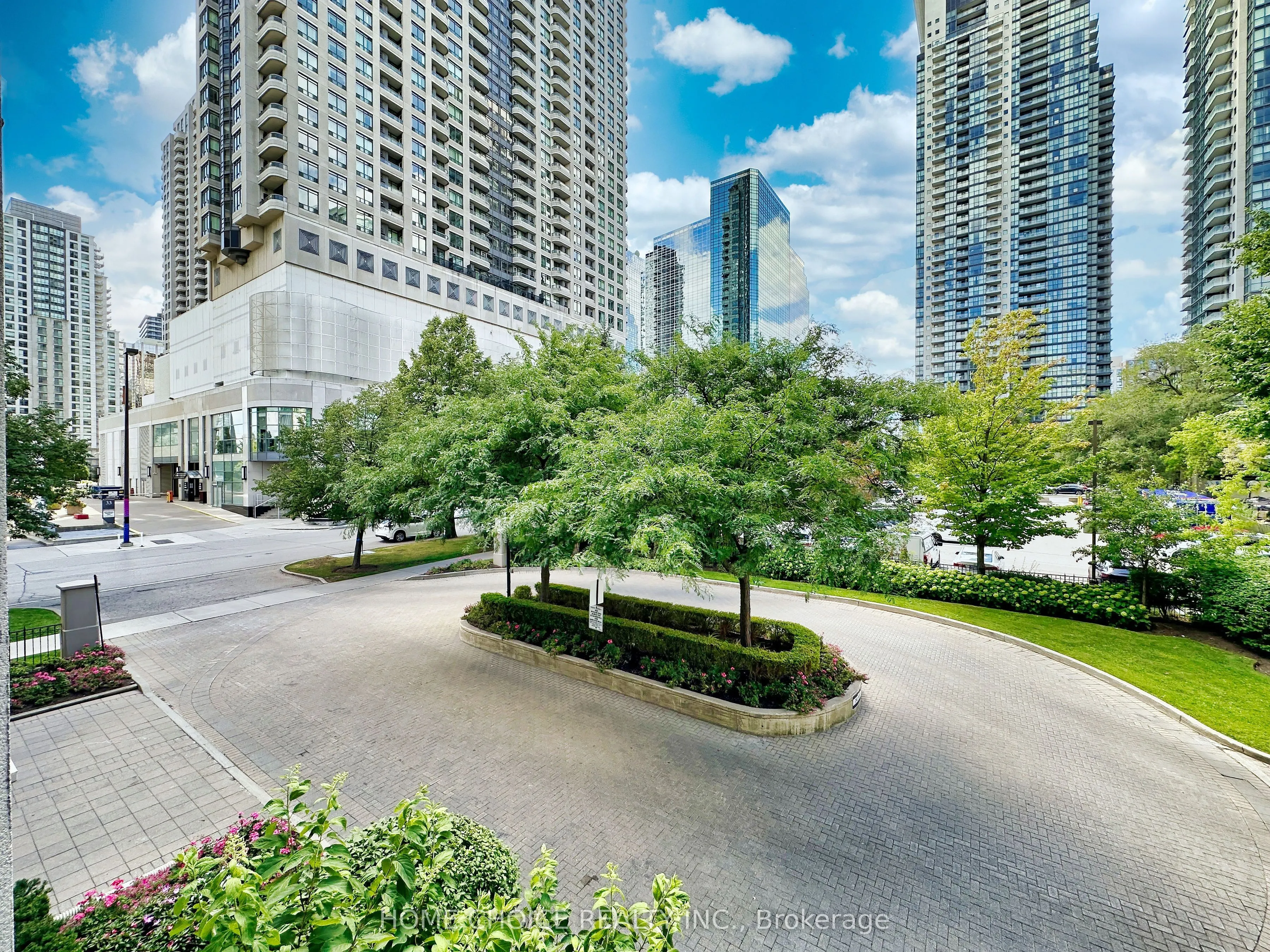 28 Empress Avenue, #215