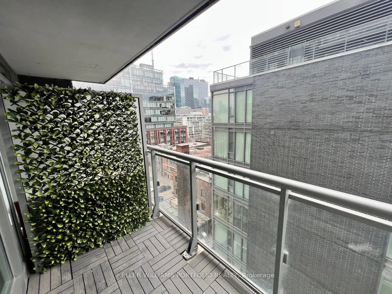 525 Adelaide Street W, #1027