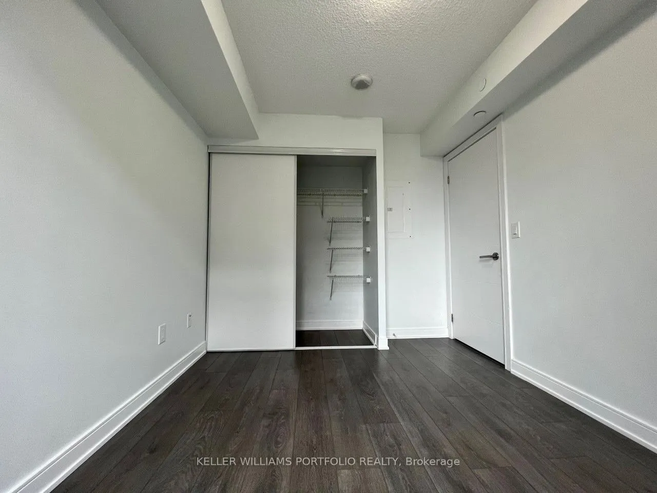 525 Adelaide Street W, #1027