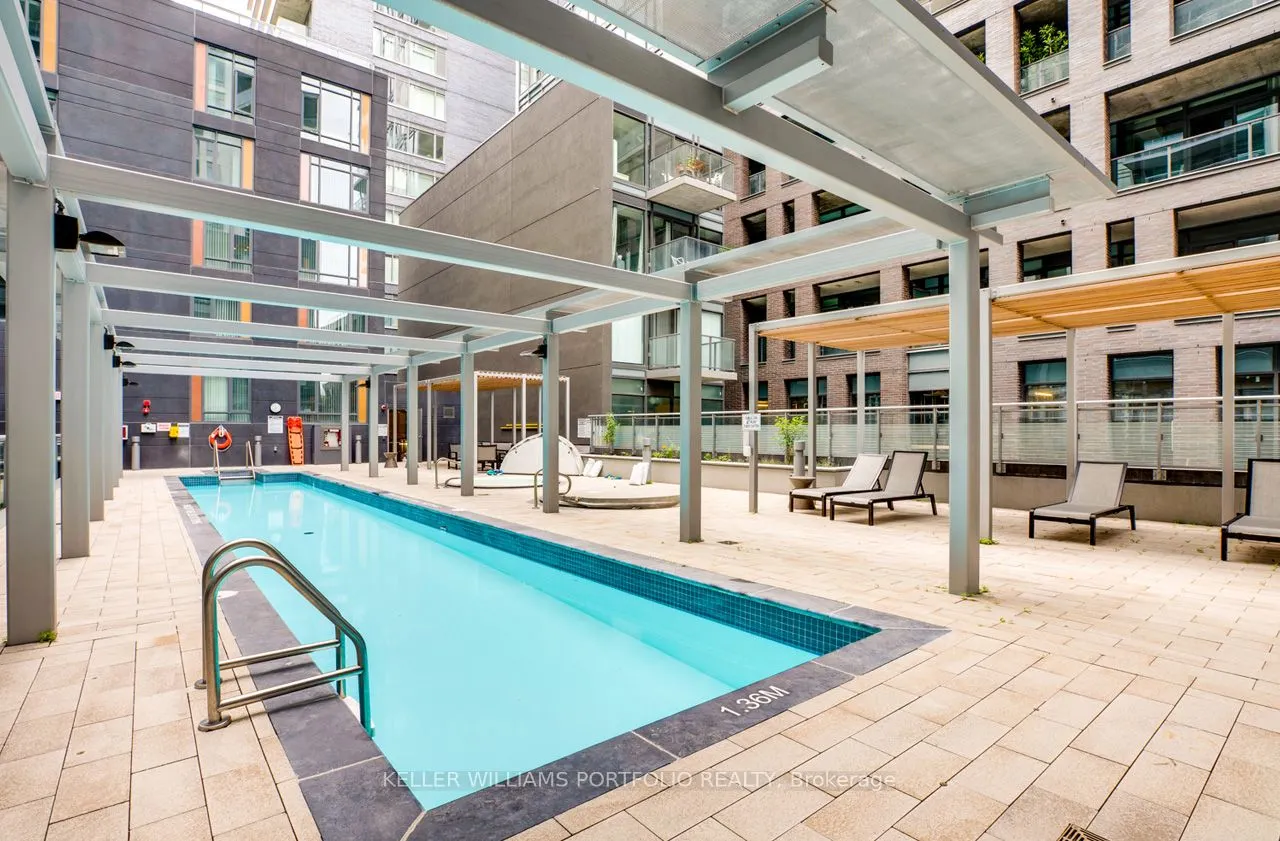 525 Adelaide Street W, #1027