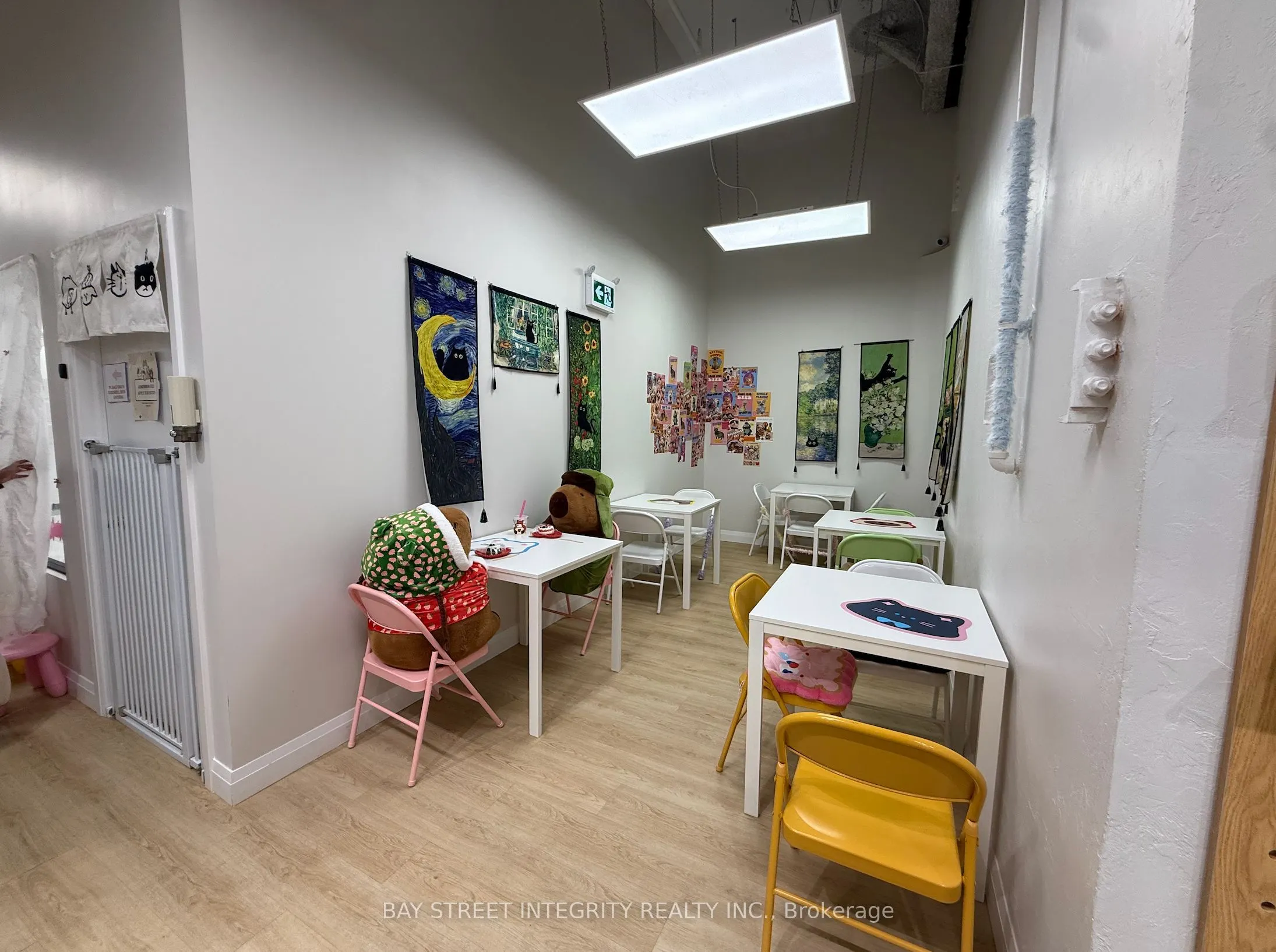 327 - 333 Queen Street W, #Ground