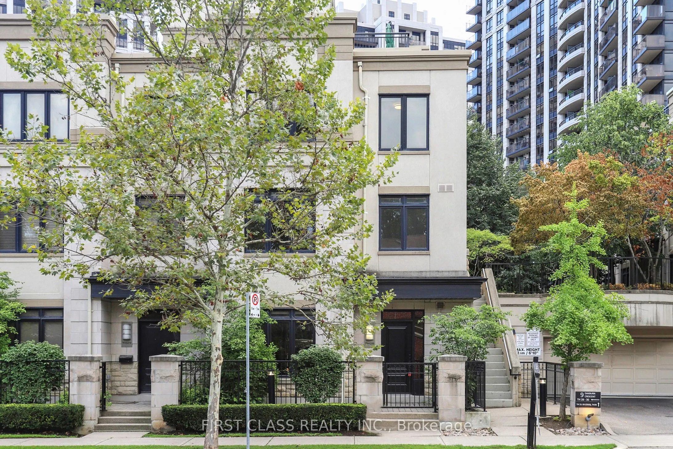9 Oakburn Crescent, #TH 28