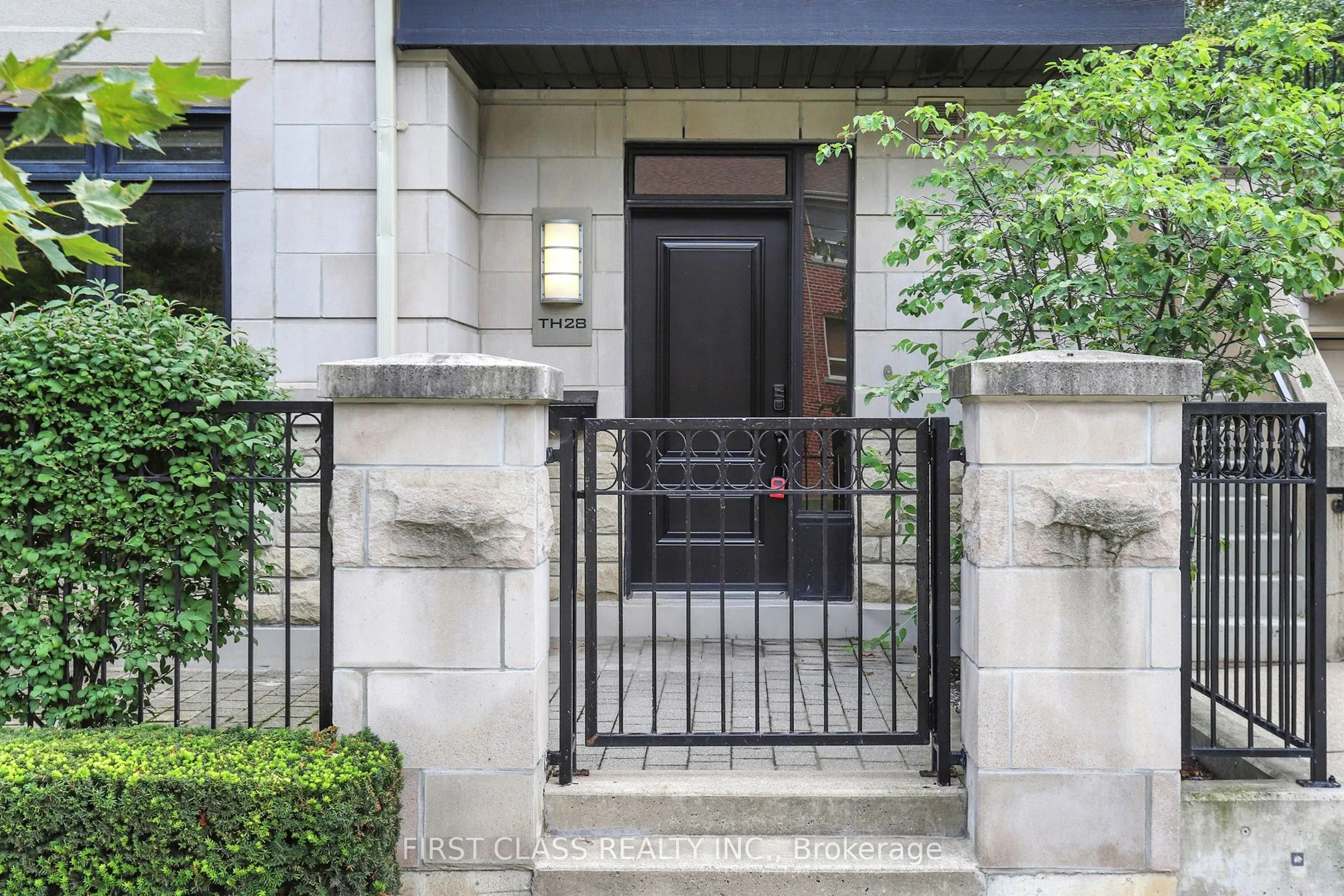 9 Oakburn Crescent, #TH 28
