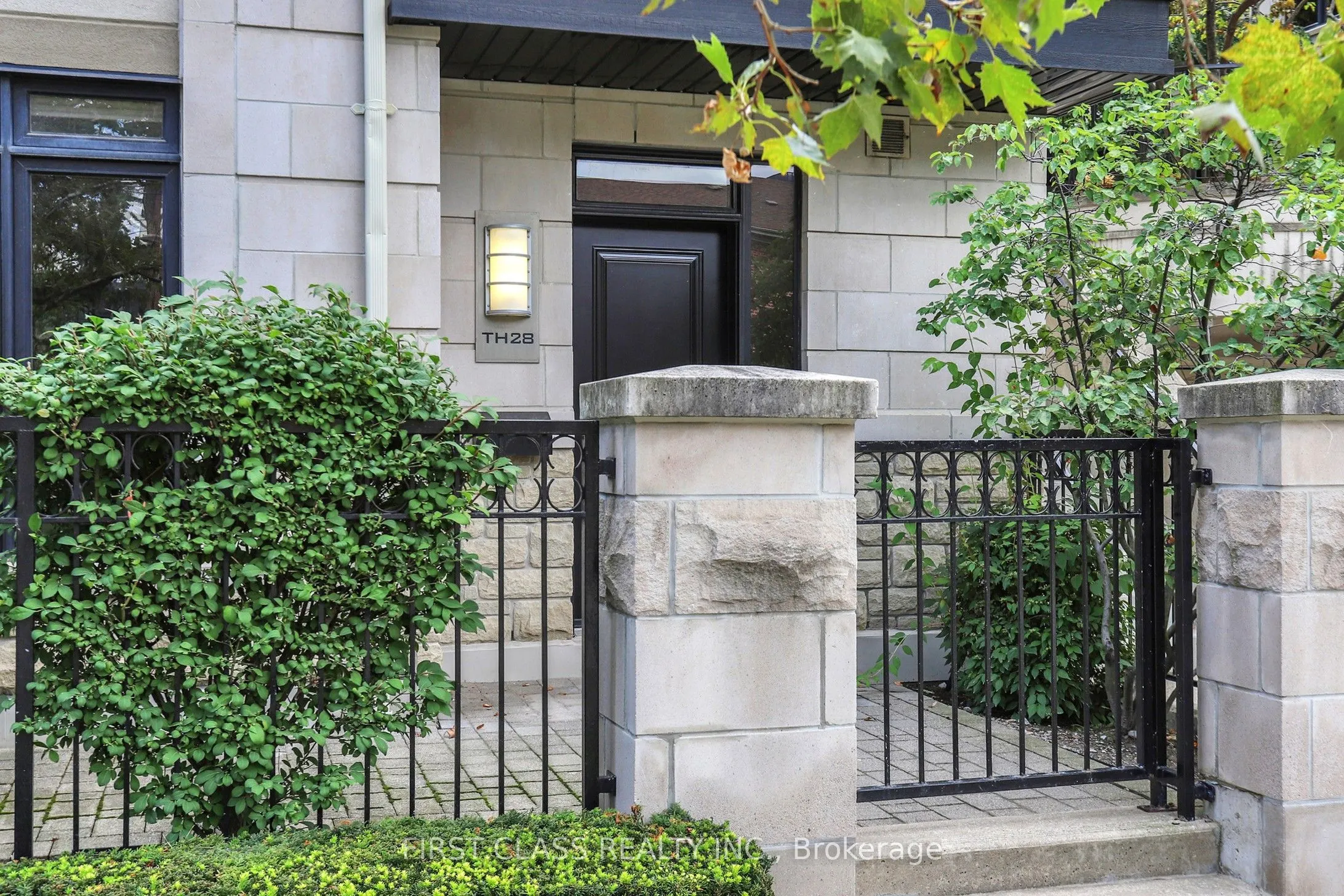 9 Oakburn Crescent, #TH 28