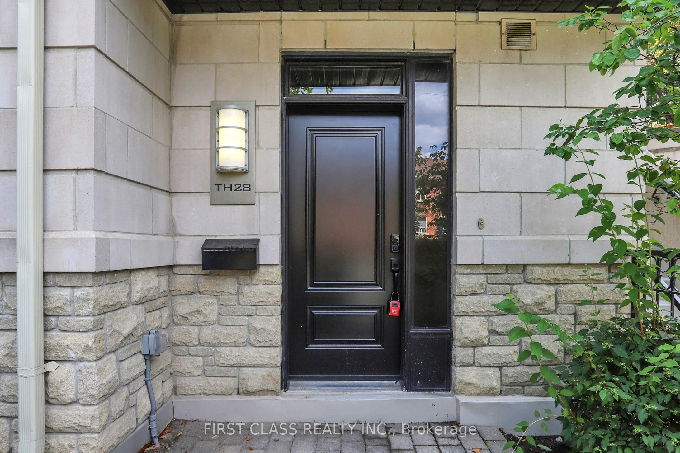 9 Oakburn Crescent, #TH 28