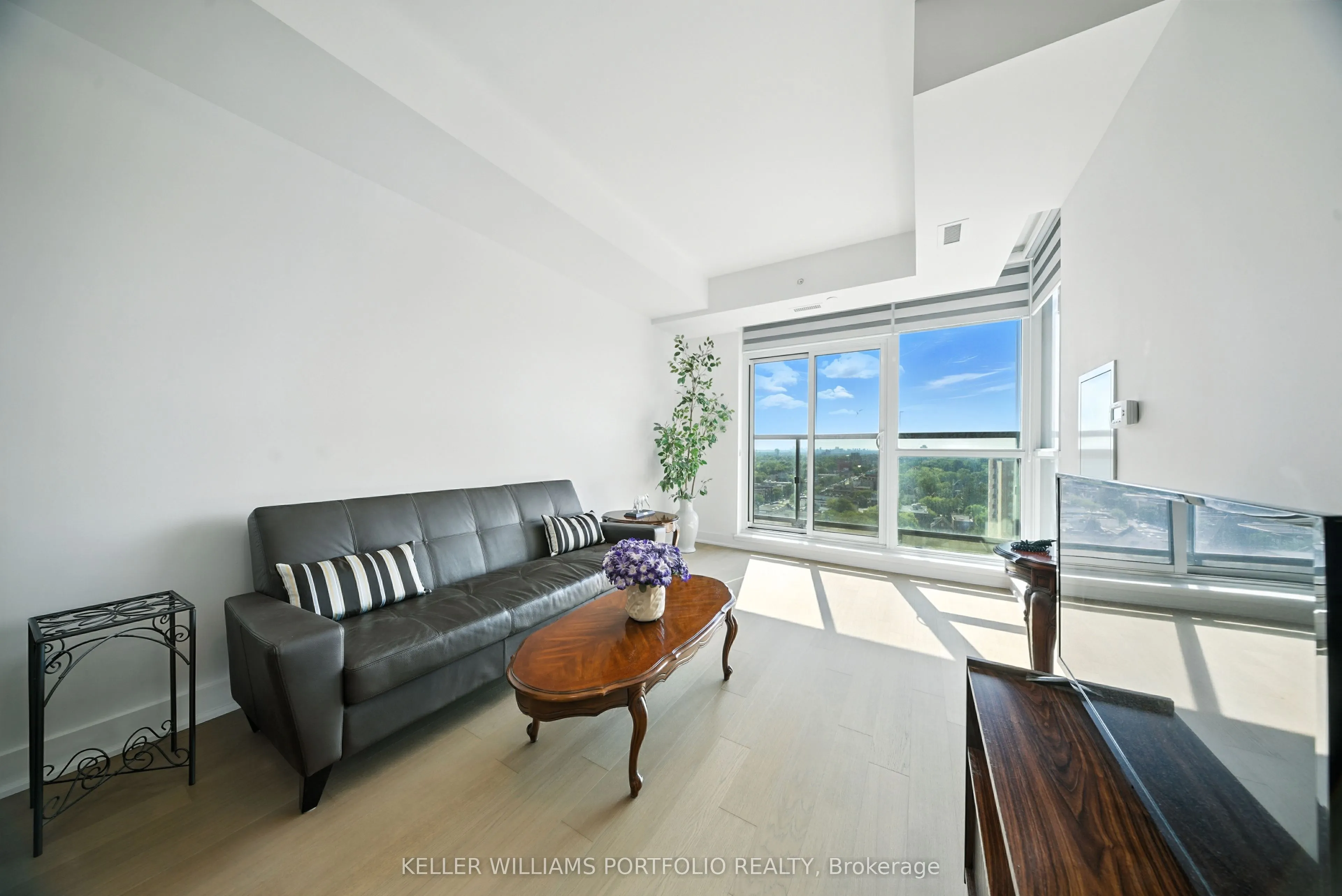 1486 Bathurst Street, #1101