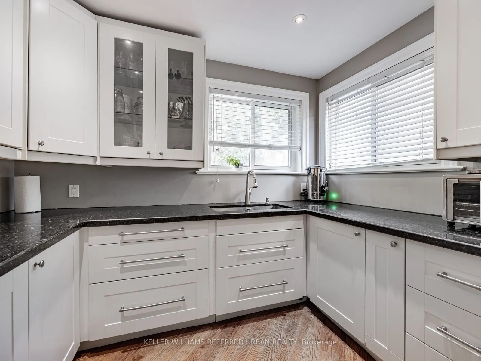 38 Viewmount Avenue
