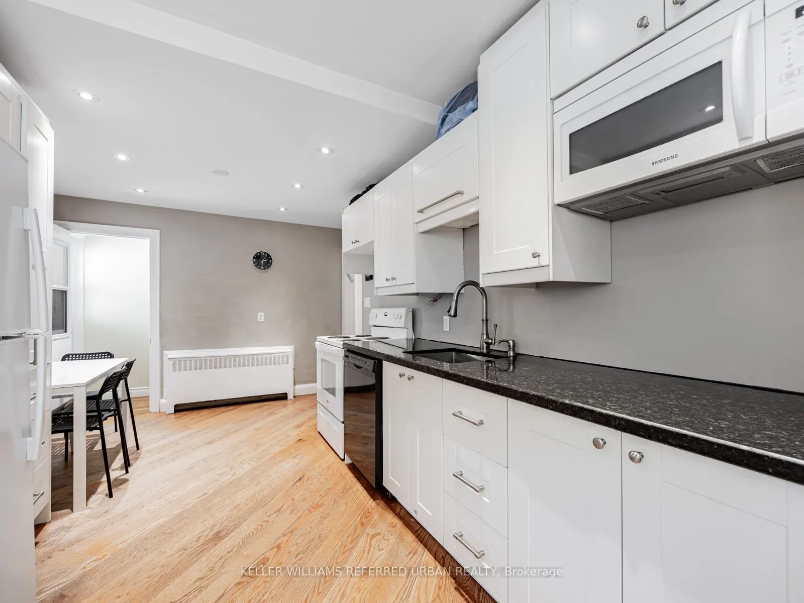38 Viewmount Avenue