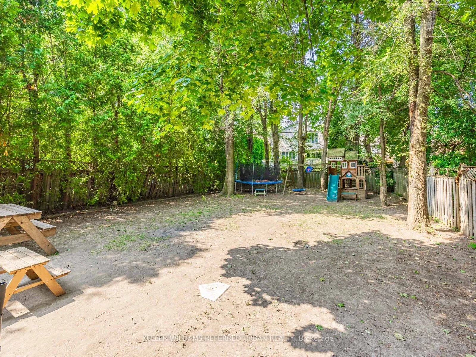 38 Viewmount Avenue
