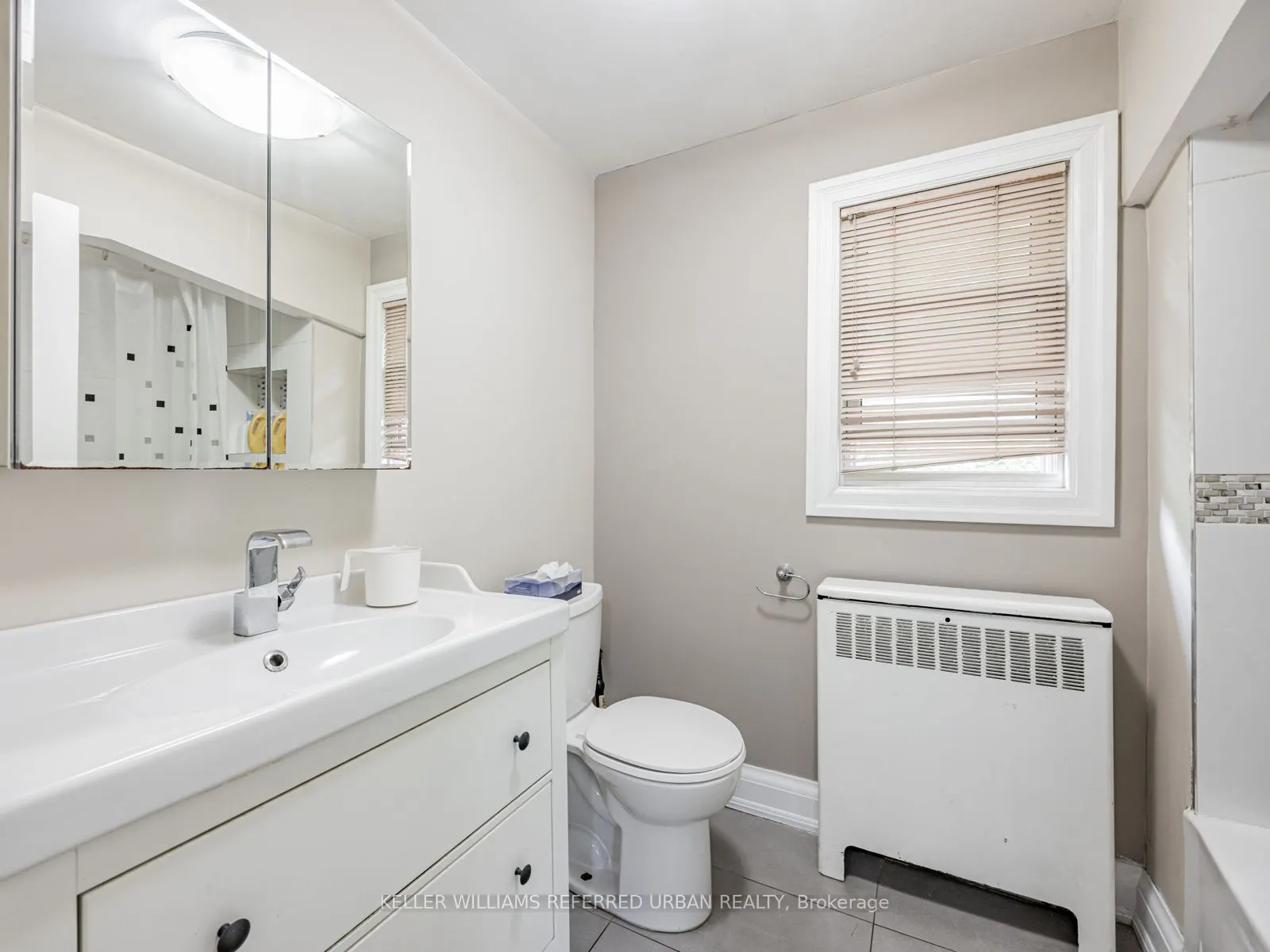 38 Viewmount Avenue