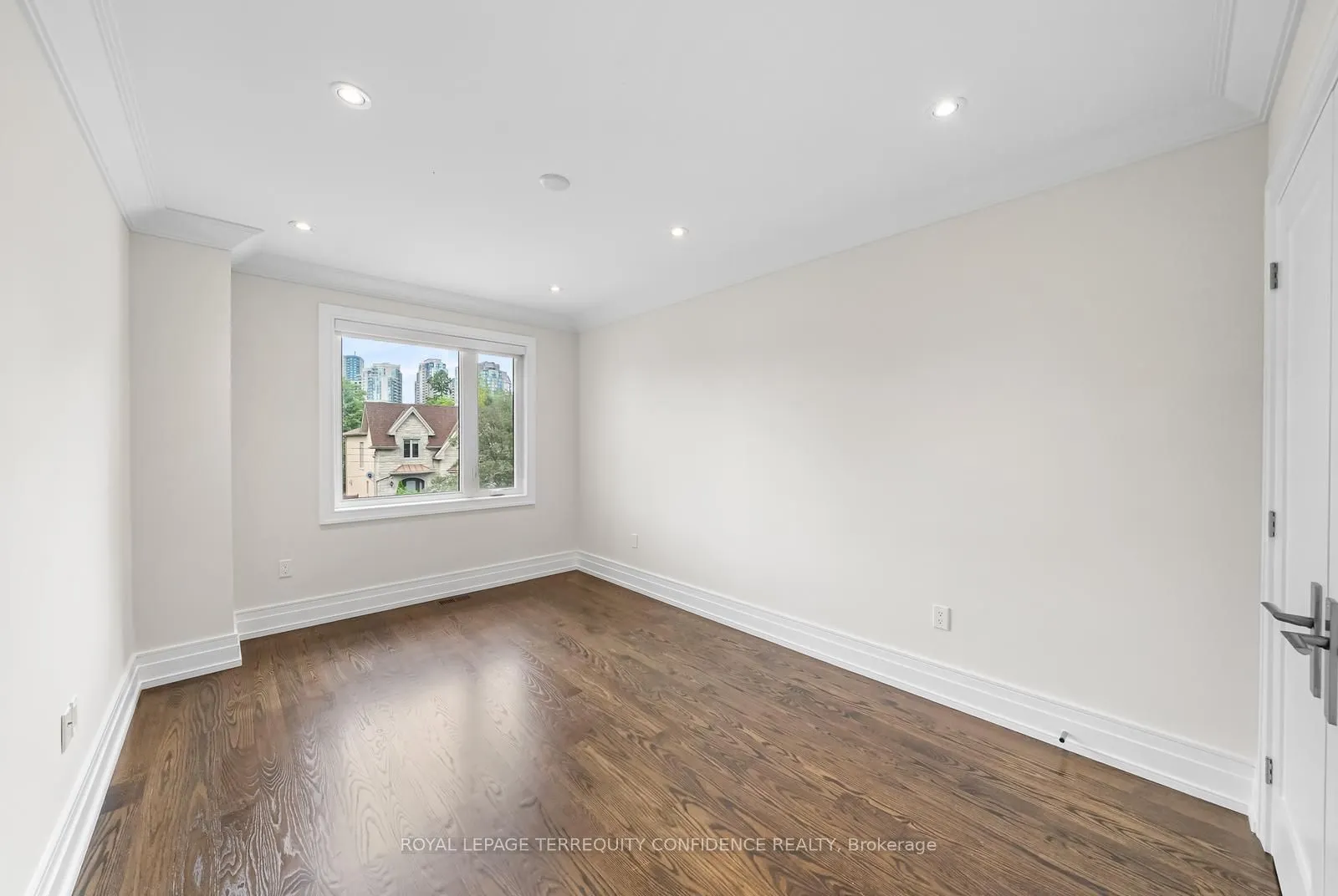 57B Horsham Avenue