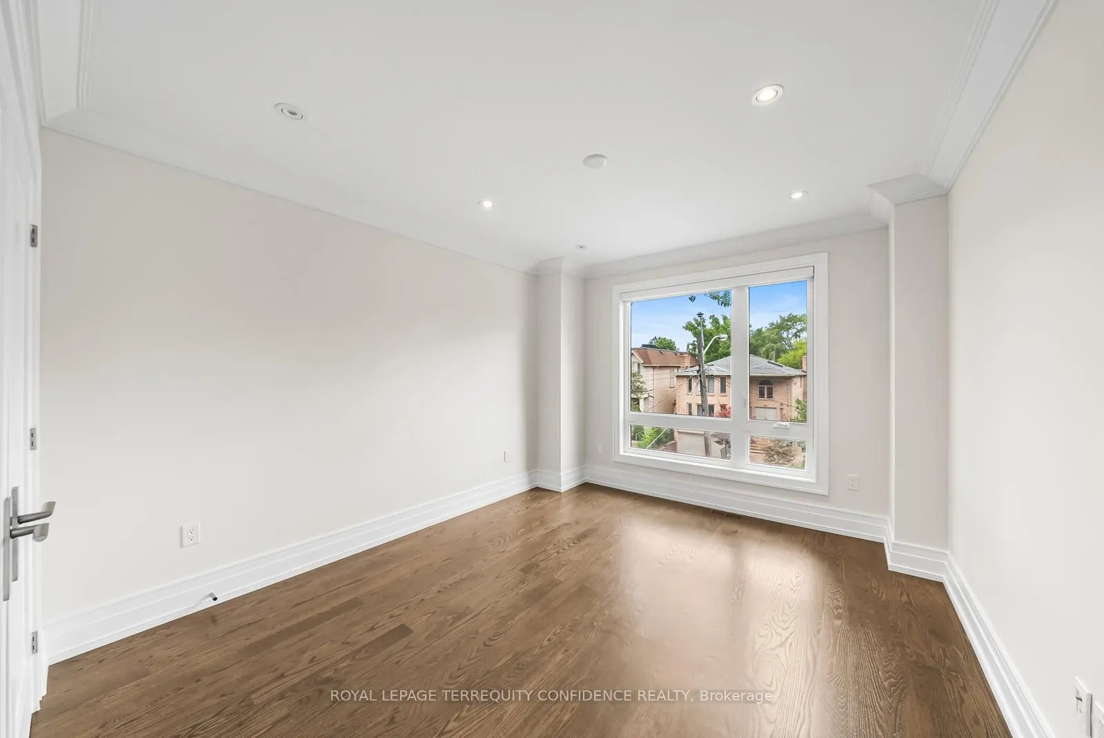 57B Horsham Avenue