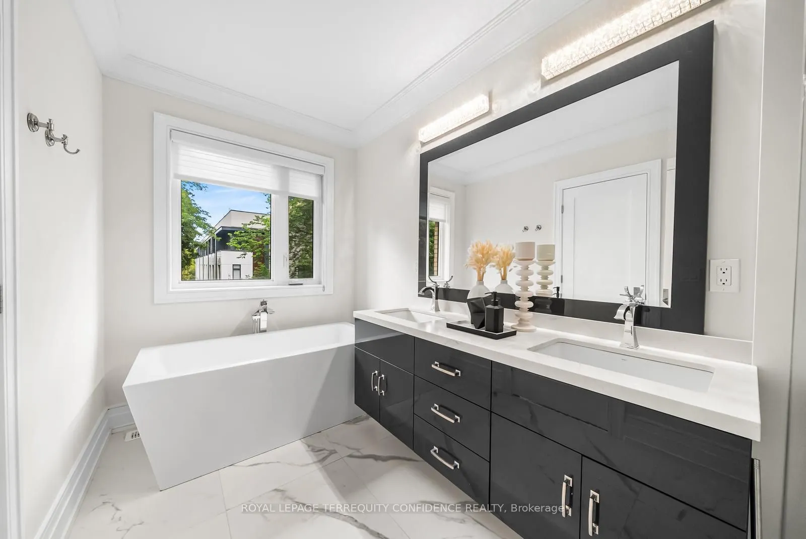 57B Horsham Avenue