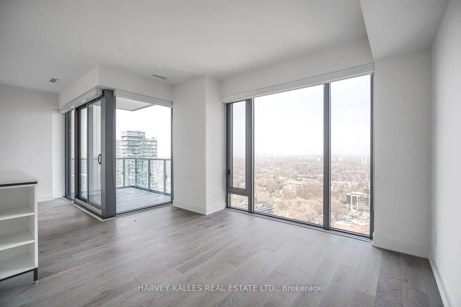8 Cumberland Street, #3307
