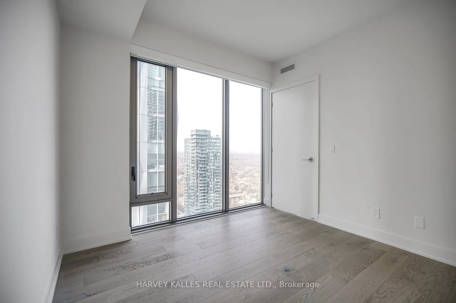 8 Cumberland Street, #3307