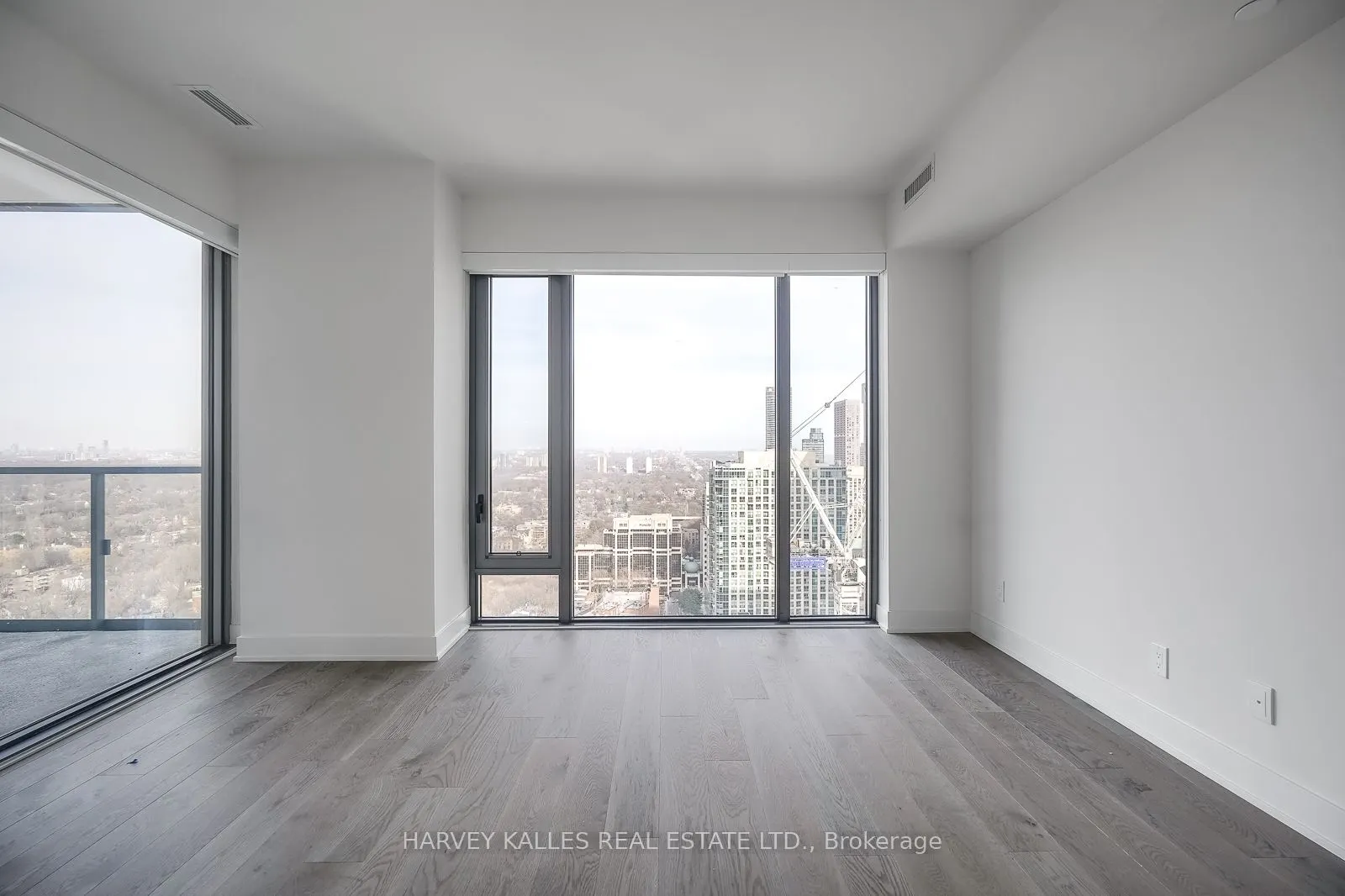8 Cumberland Street, #3307