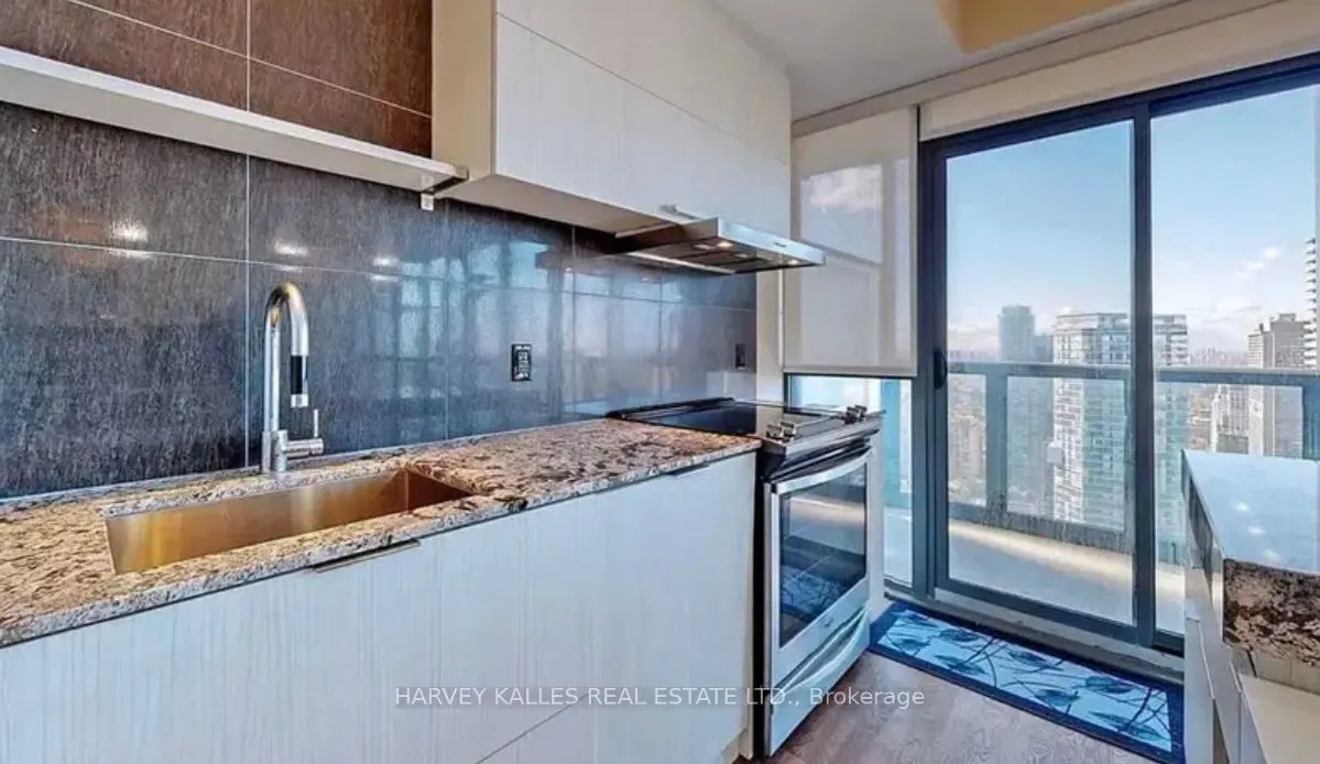 101 Charles Street E, #4505