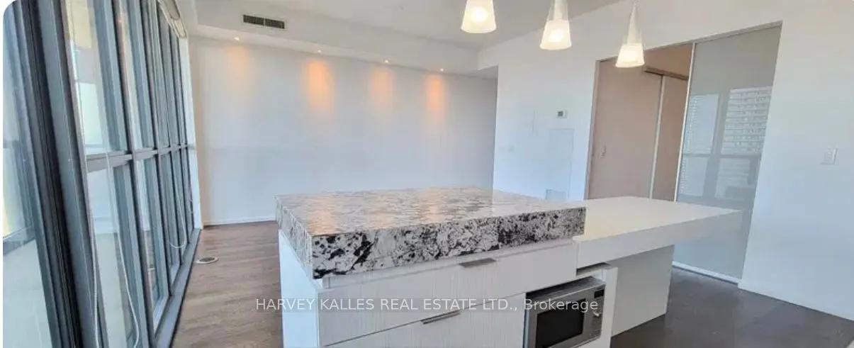 101 Charles Street E, #4505