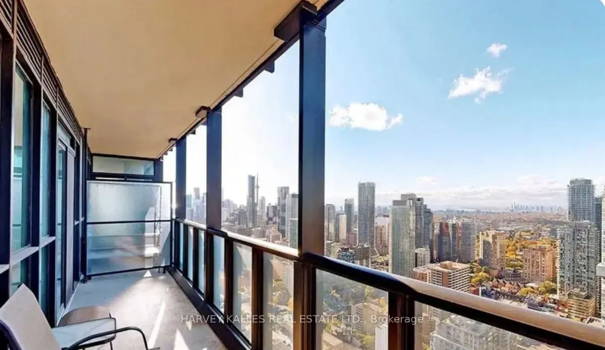 101 Charles Street E, #4505