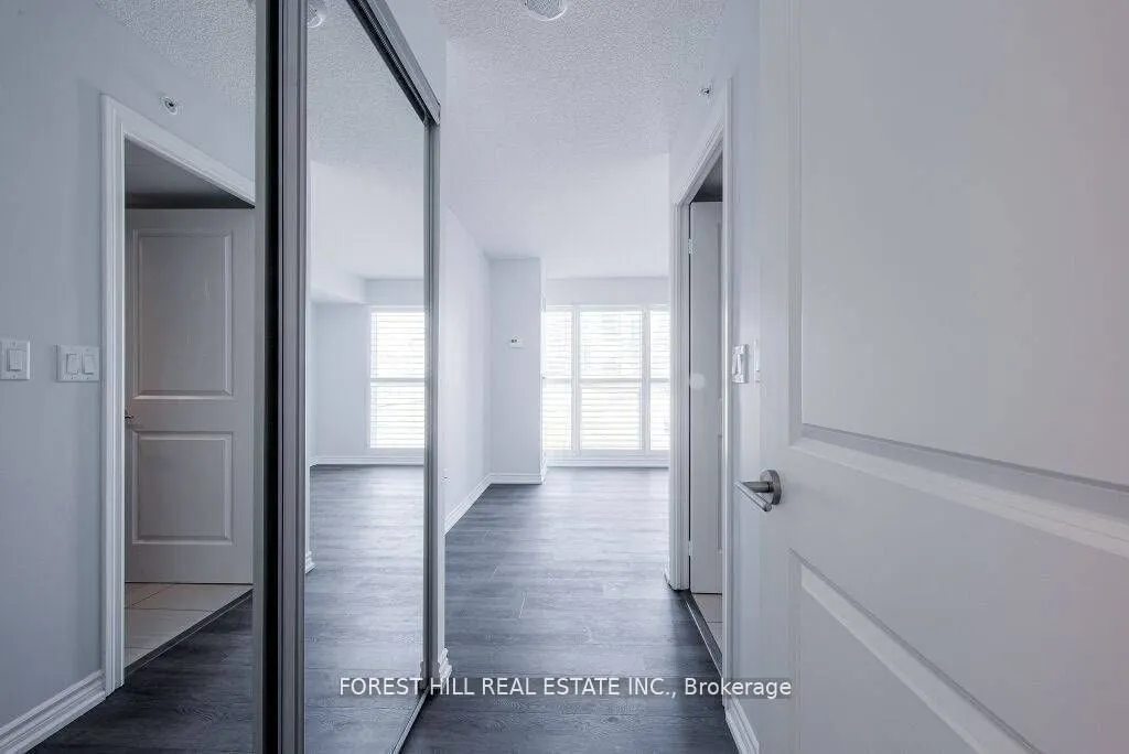 386 Yonge Street, #1615