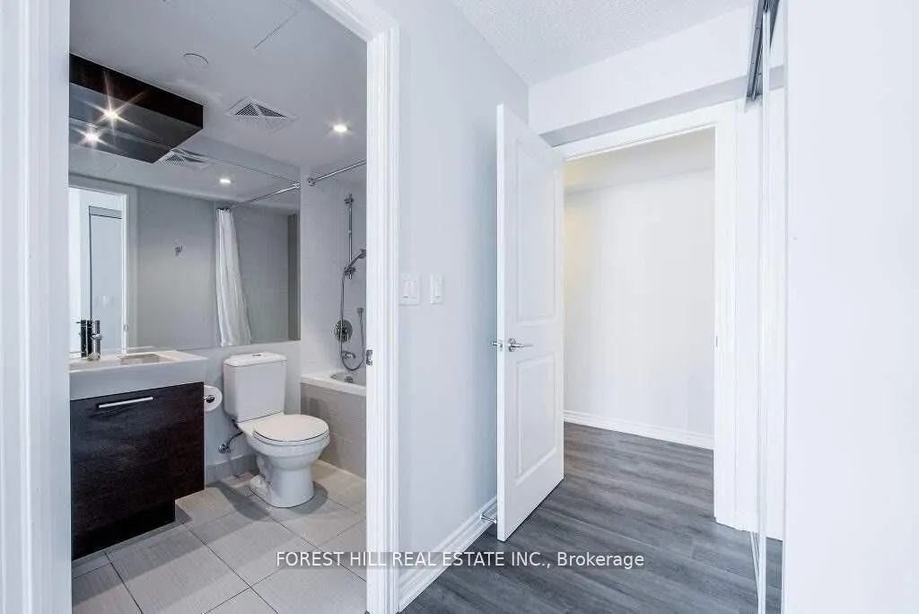 386 Yonge Street, #1615