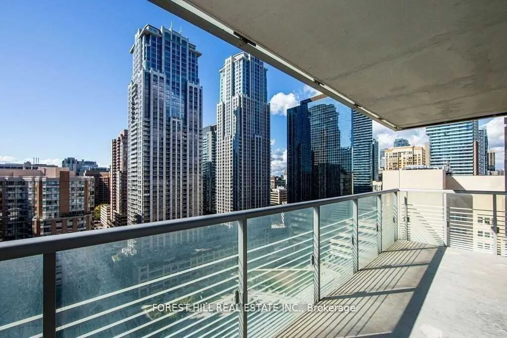 386 Yonge Street, #1615