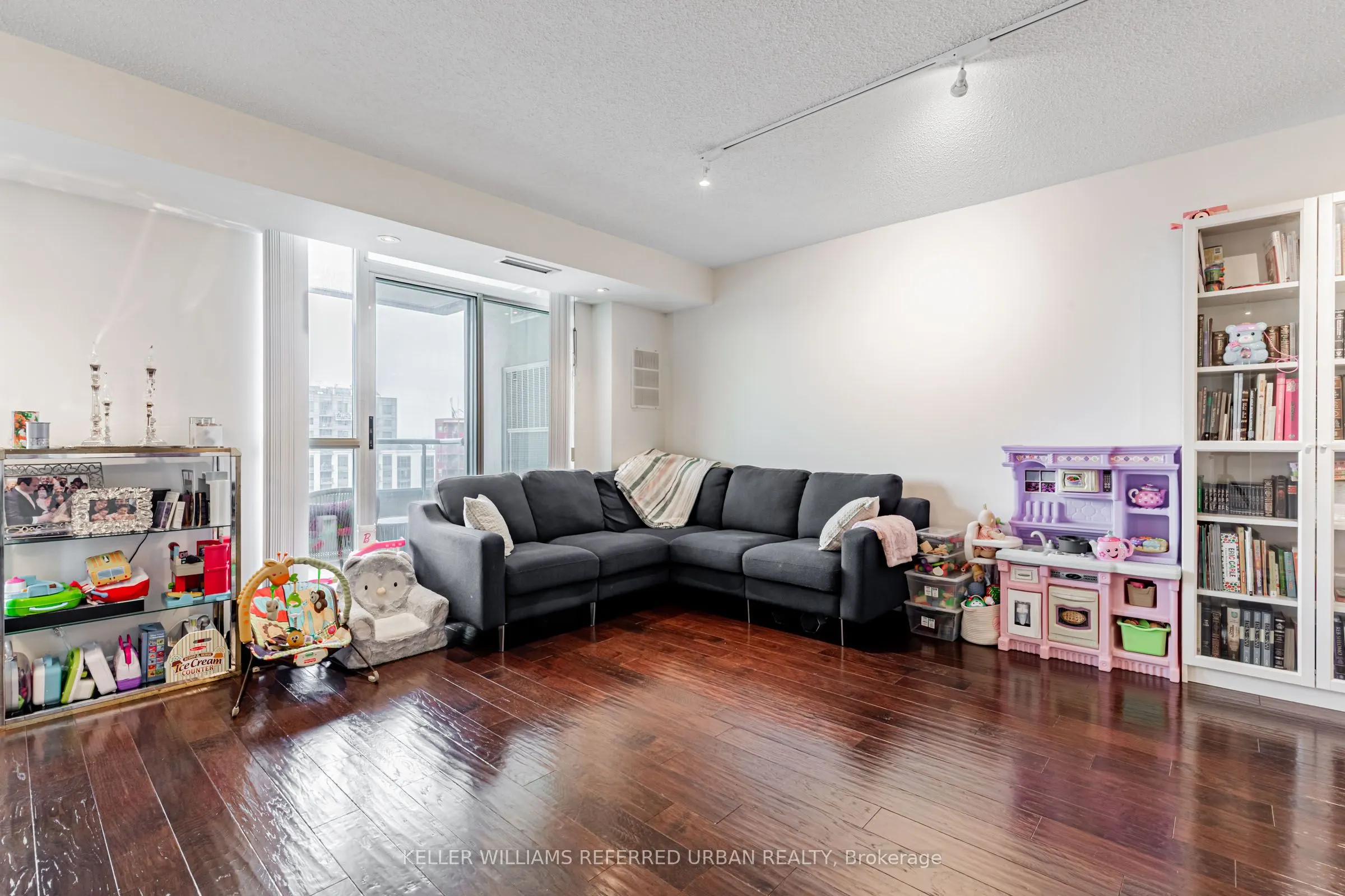 8 Covington Road, #1108