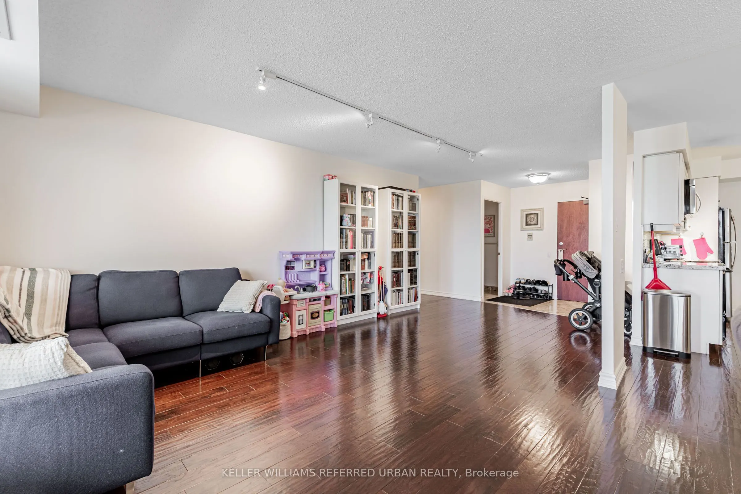 8 Covington Road, #1108