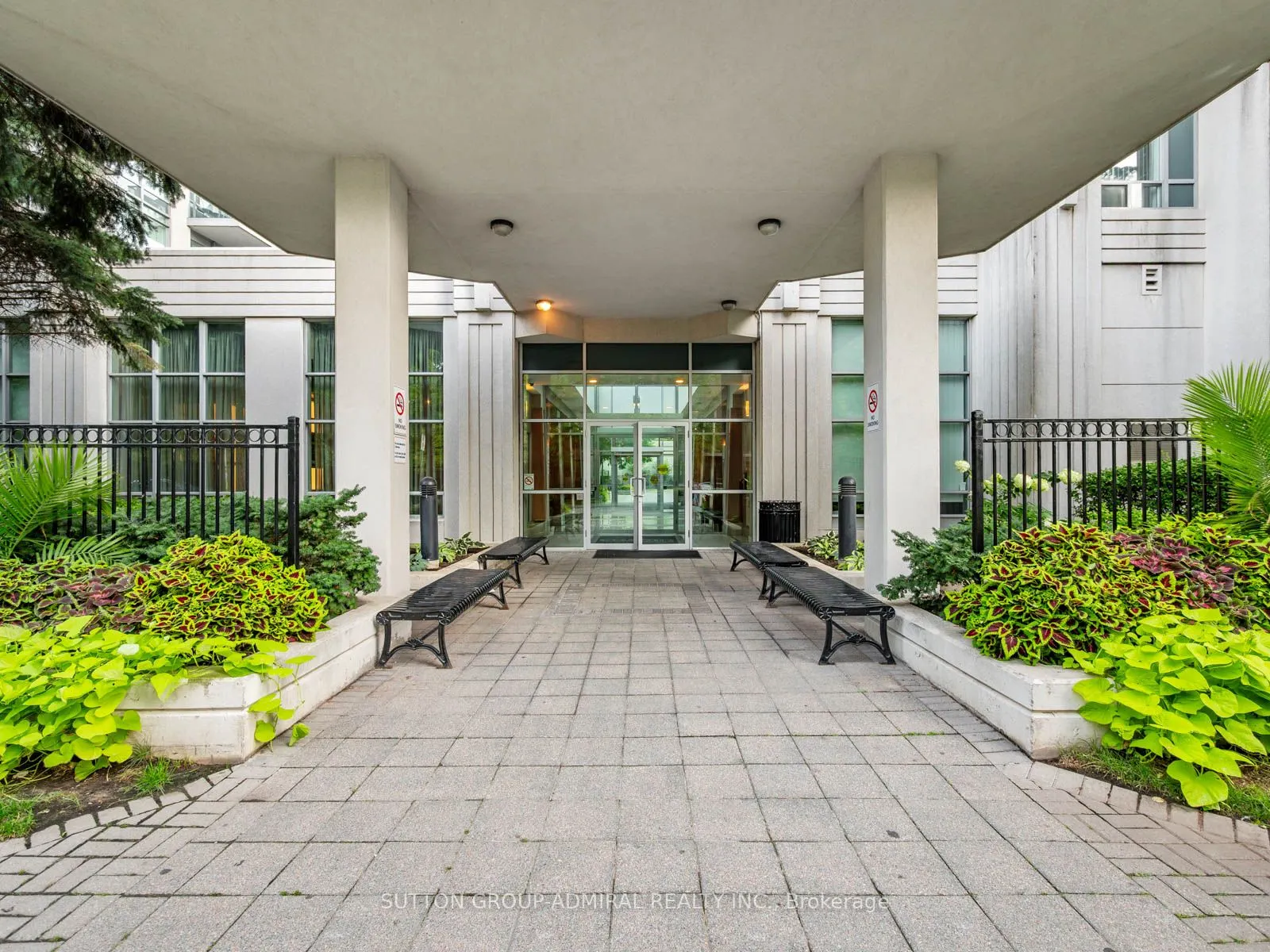 31 Bales Avenue, #1016
