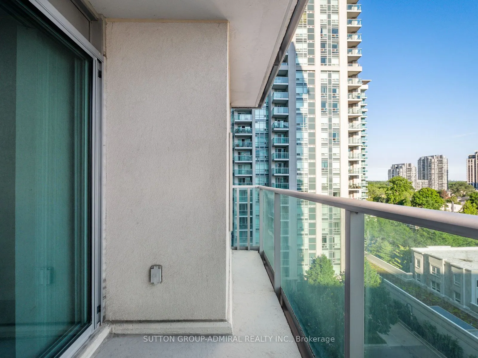 31 Bales Avenue, #1016