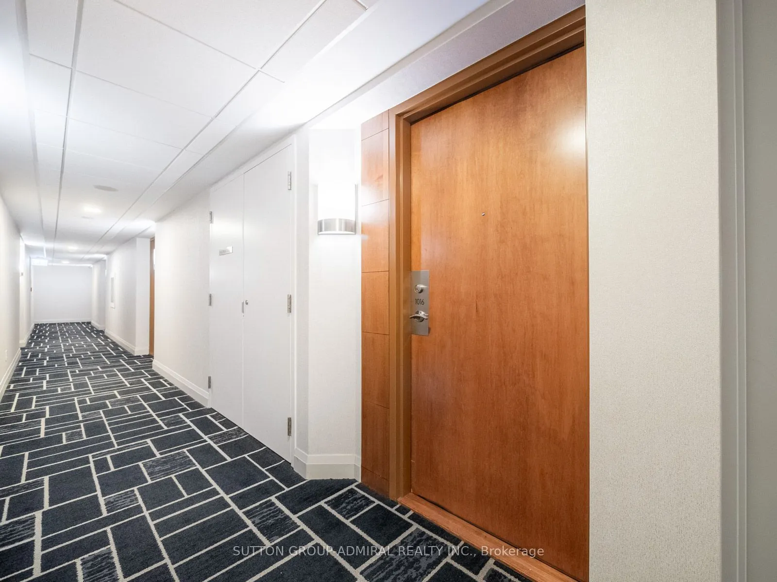 31 Bales Avenue, #1016