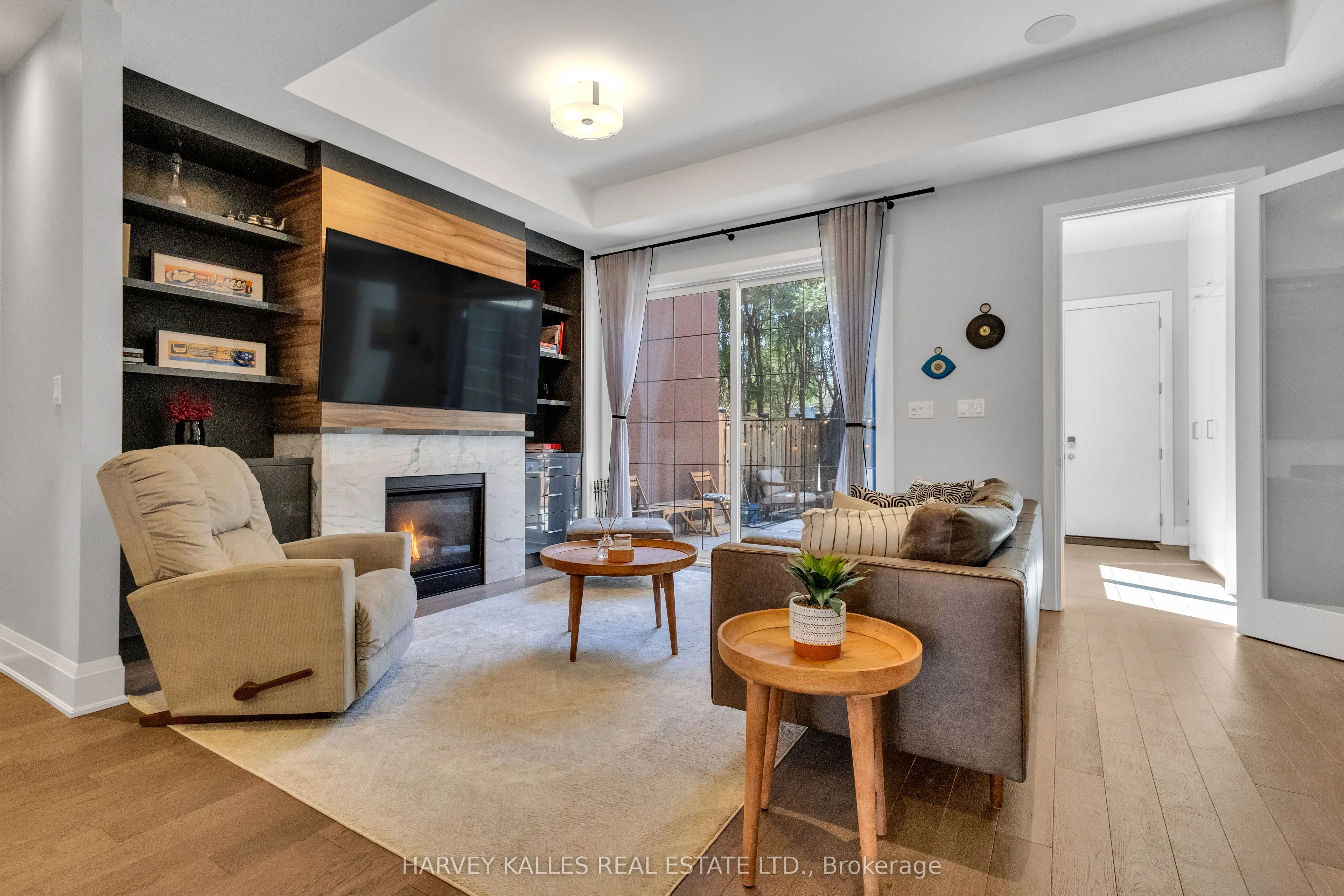 1256 Avenue Road