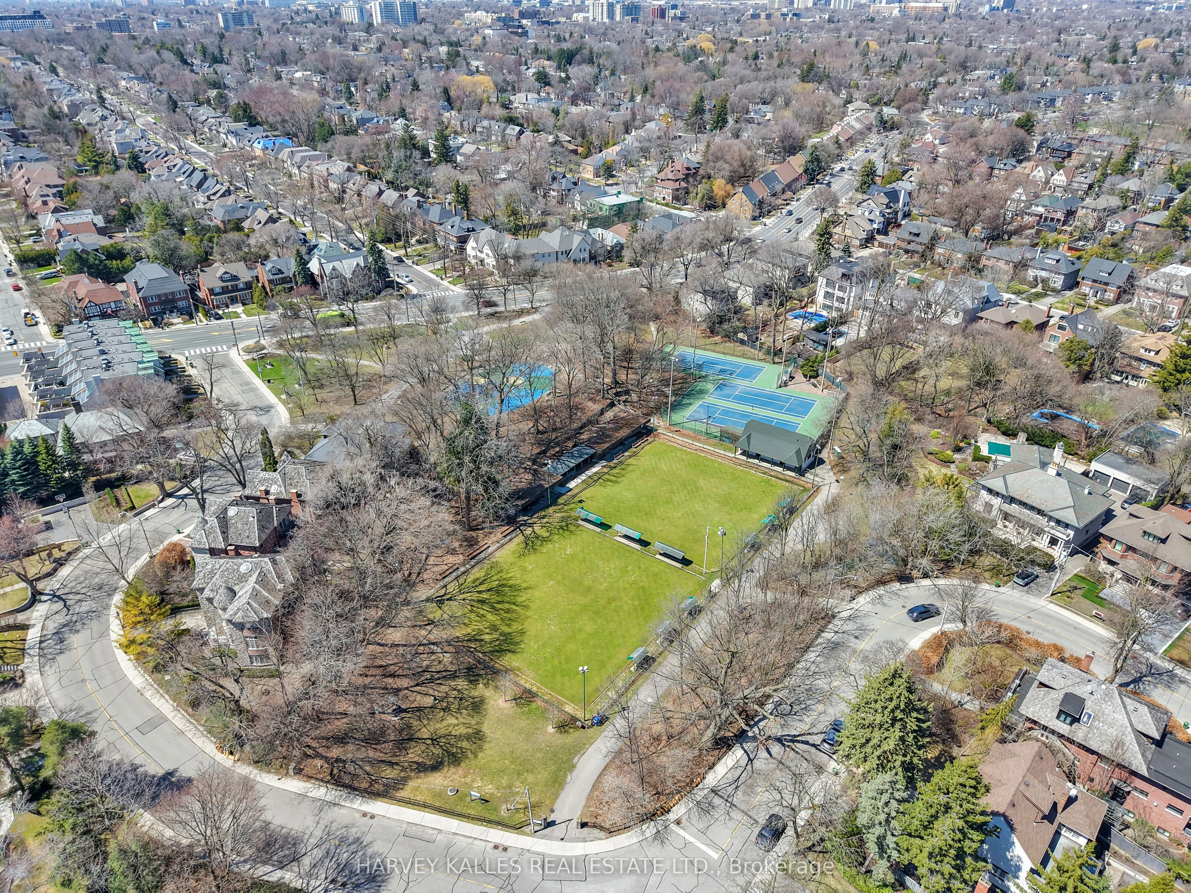 1256 Avenue Road