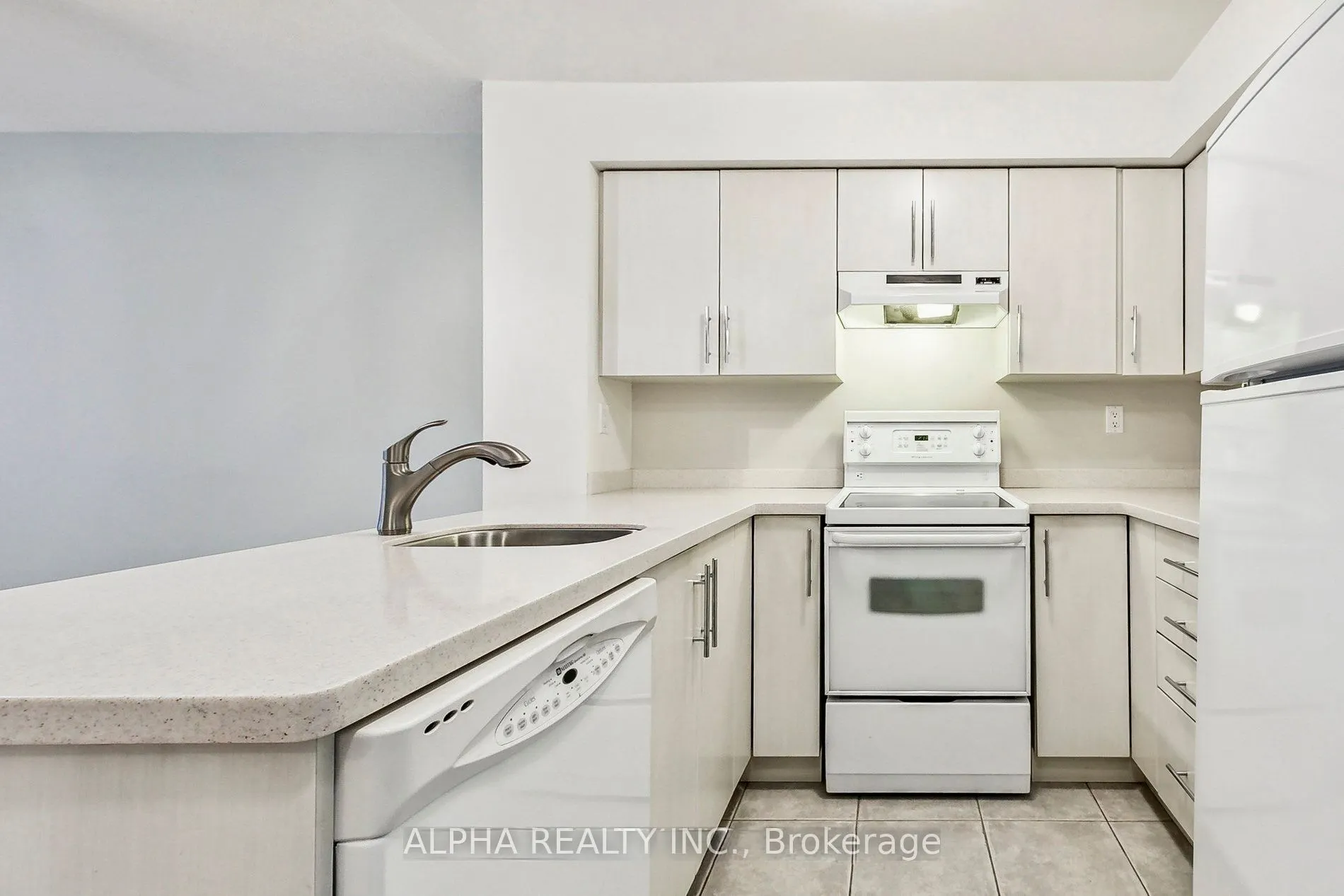 109 Front Street E, #909