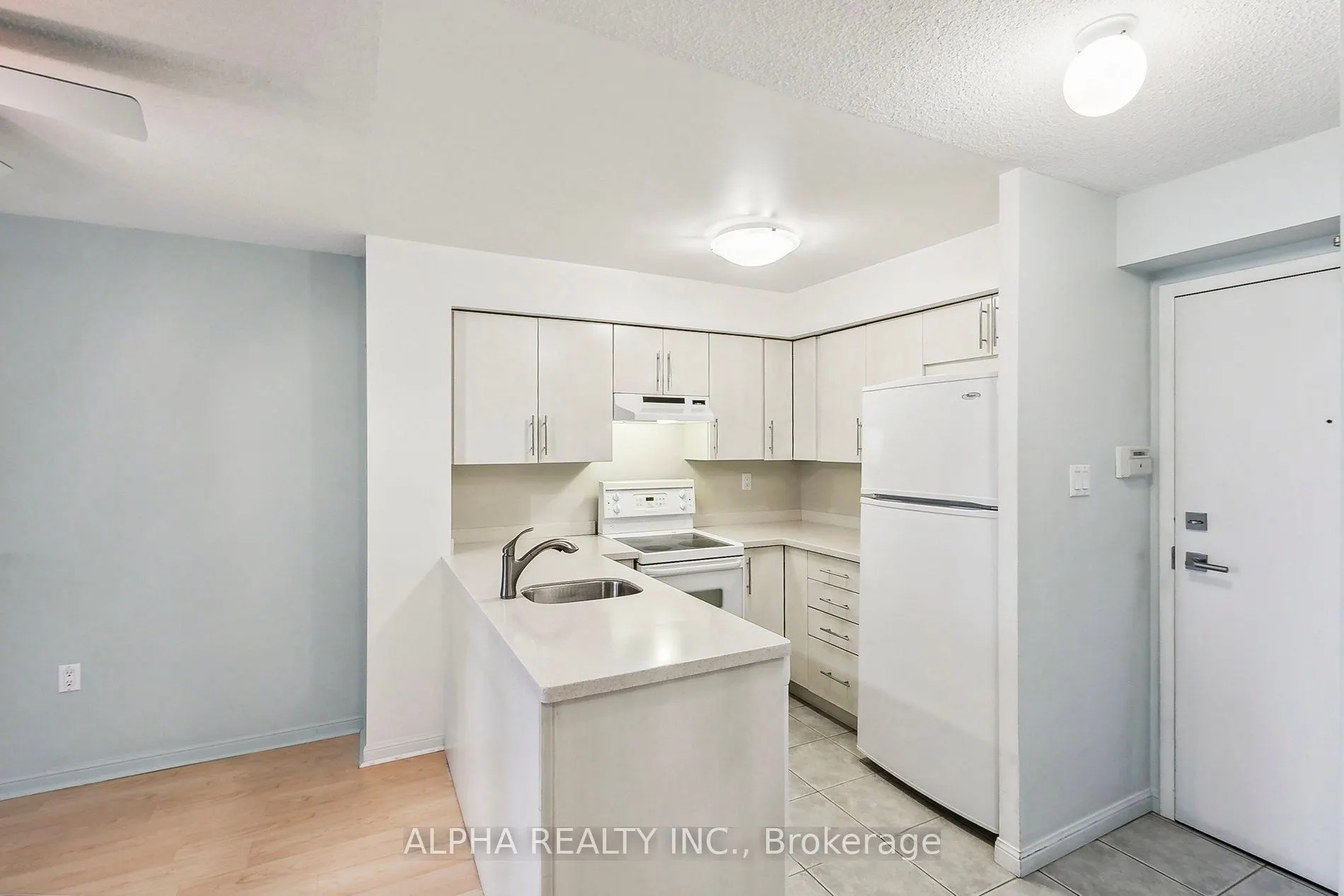 109 Front Street E, #909
