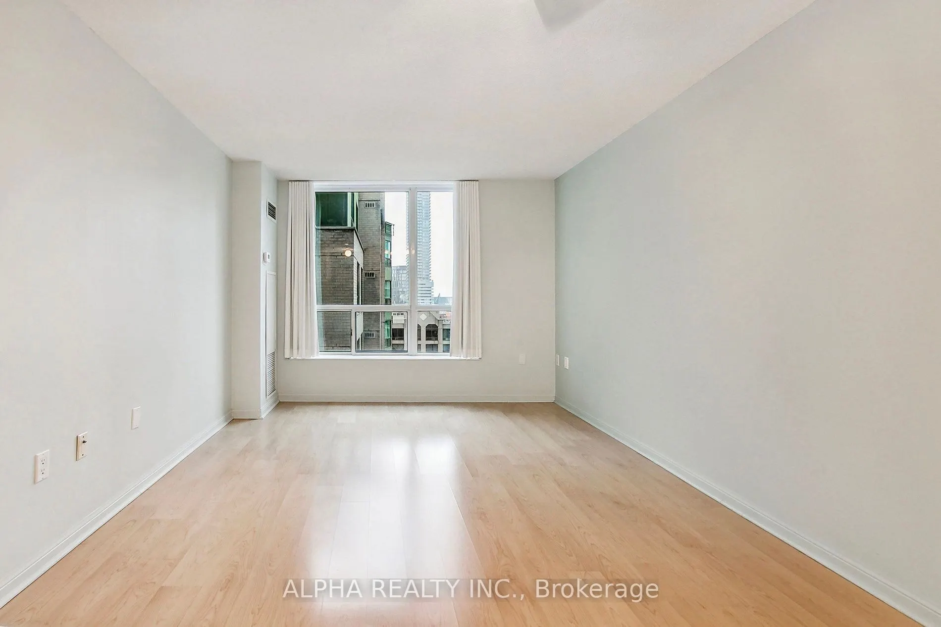 109 Front Street E, #909