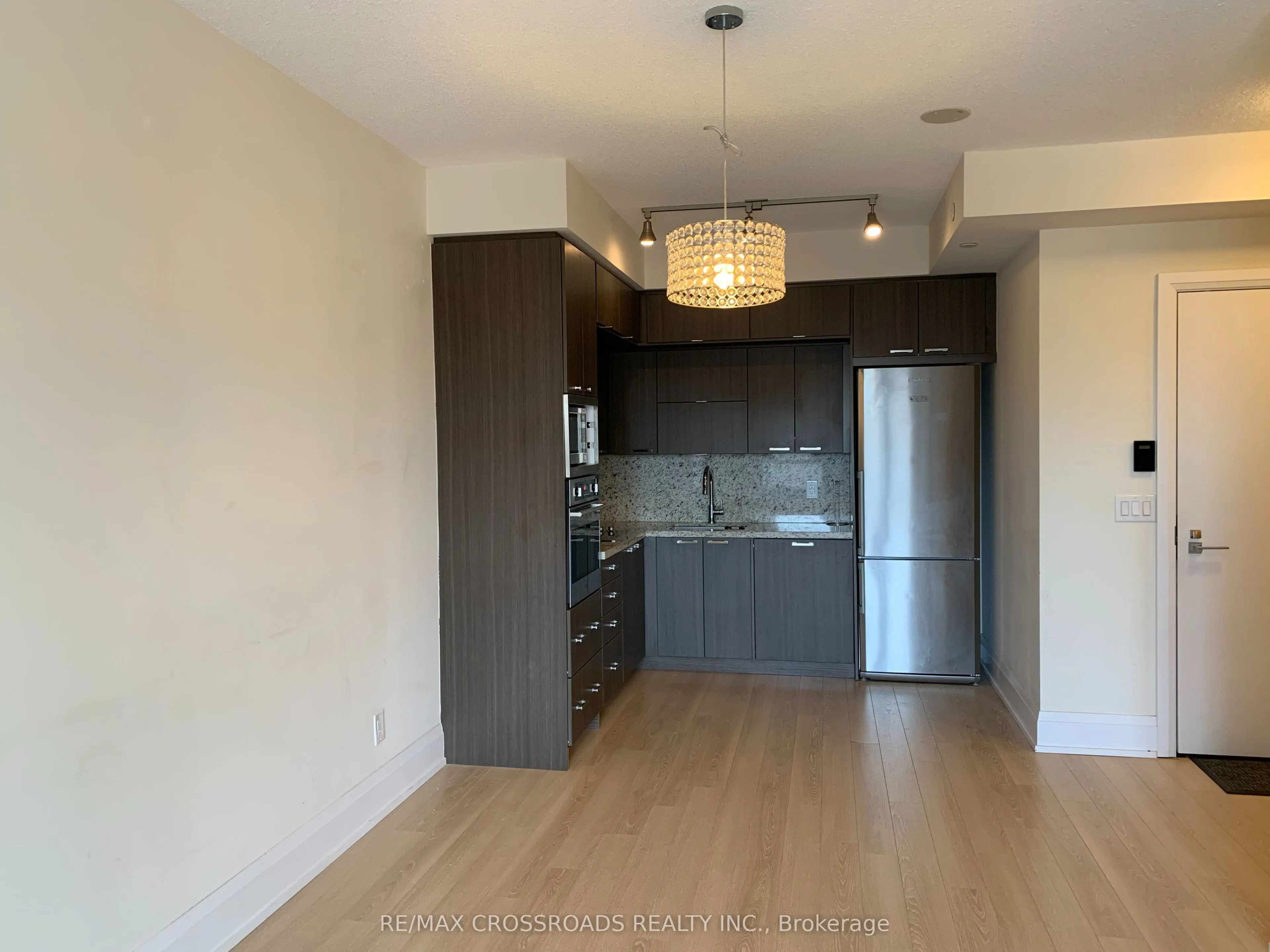 120 Harrison Garden Boulevard, #525